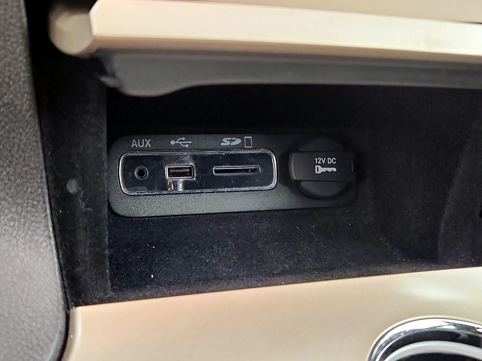 Thumbnail: 2014 Jeep Grand Cherokee - 19
