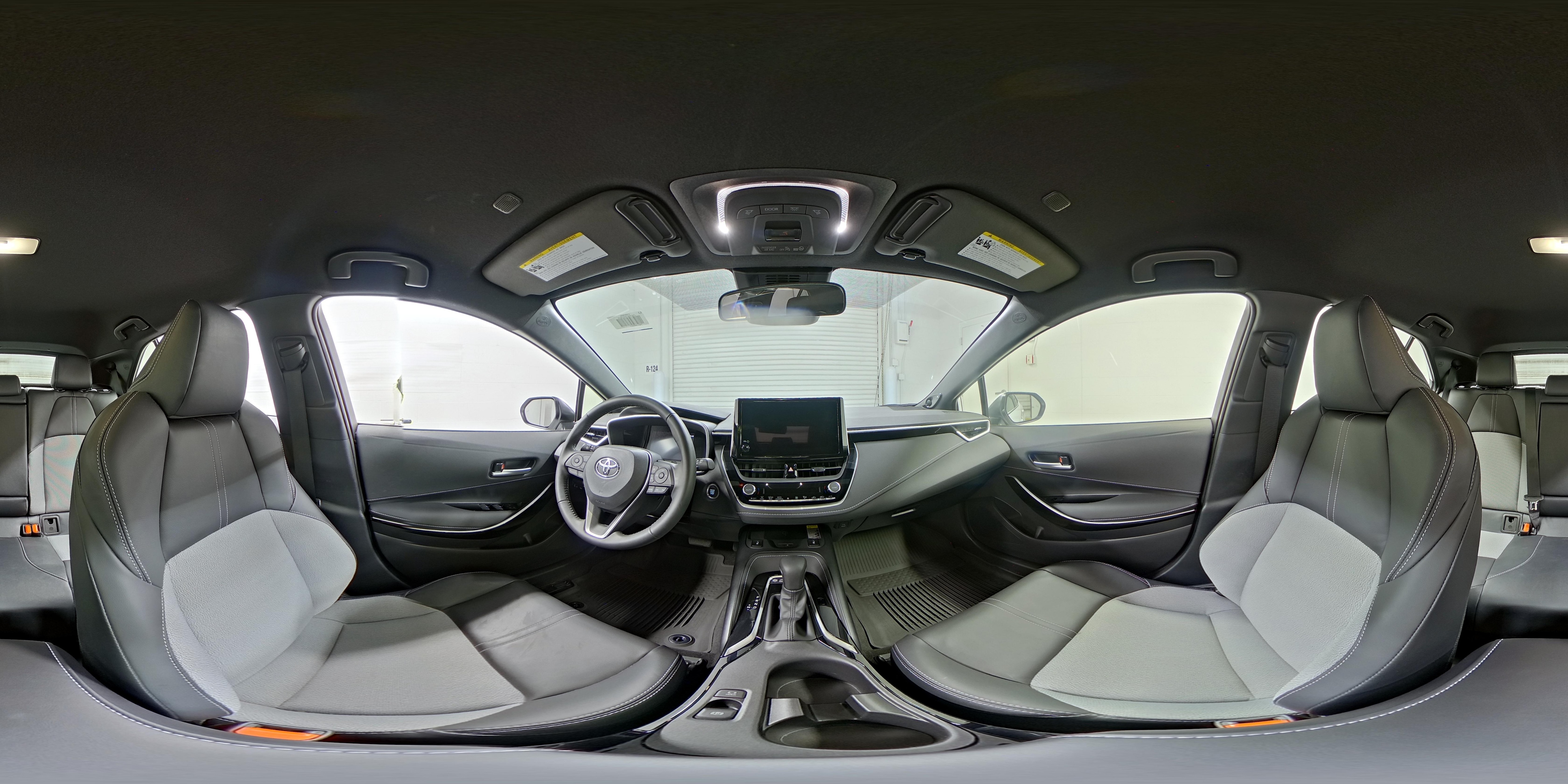 2024 Toyota Corolla Hatchback XSE - Photo 24