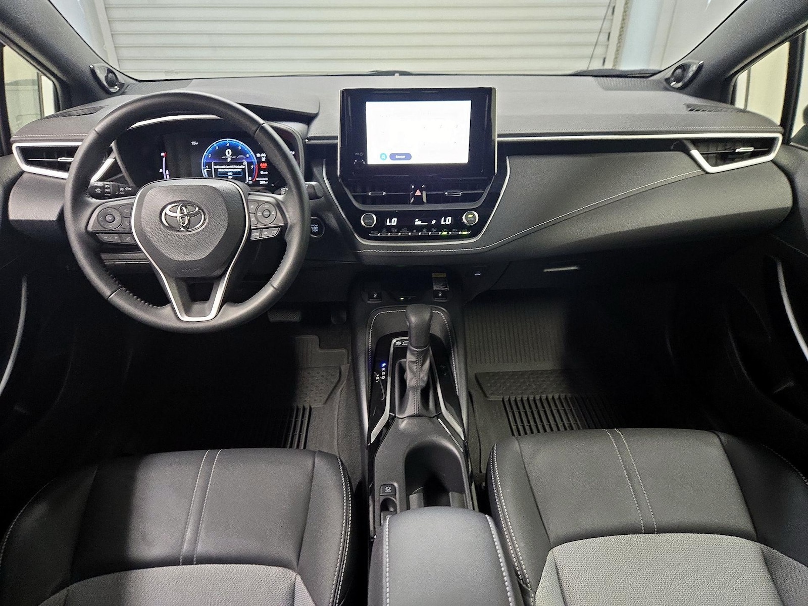 2024 Toyota Corolla Hatchback XSE - Photo 10