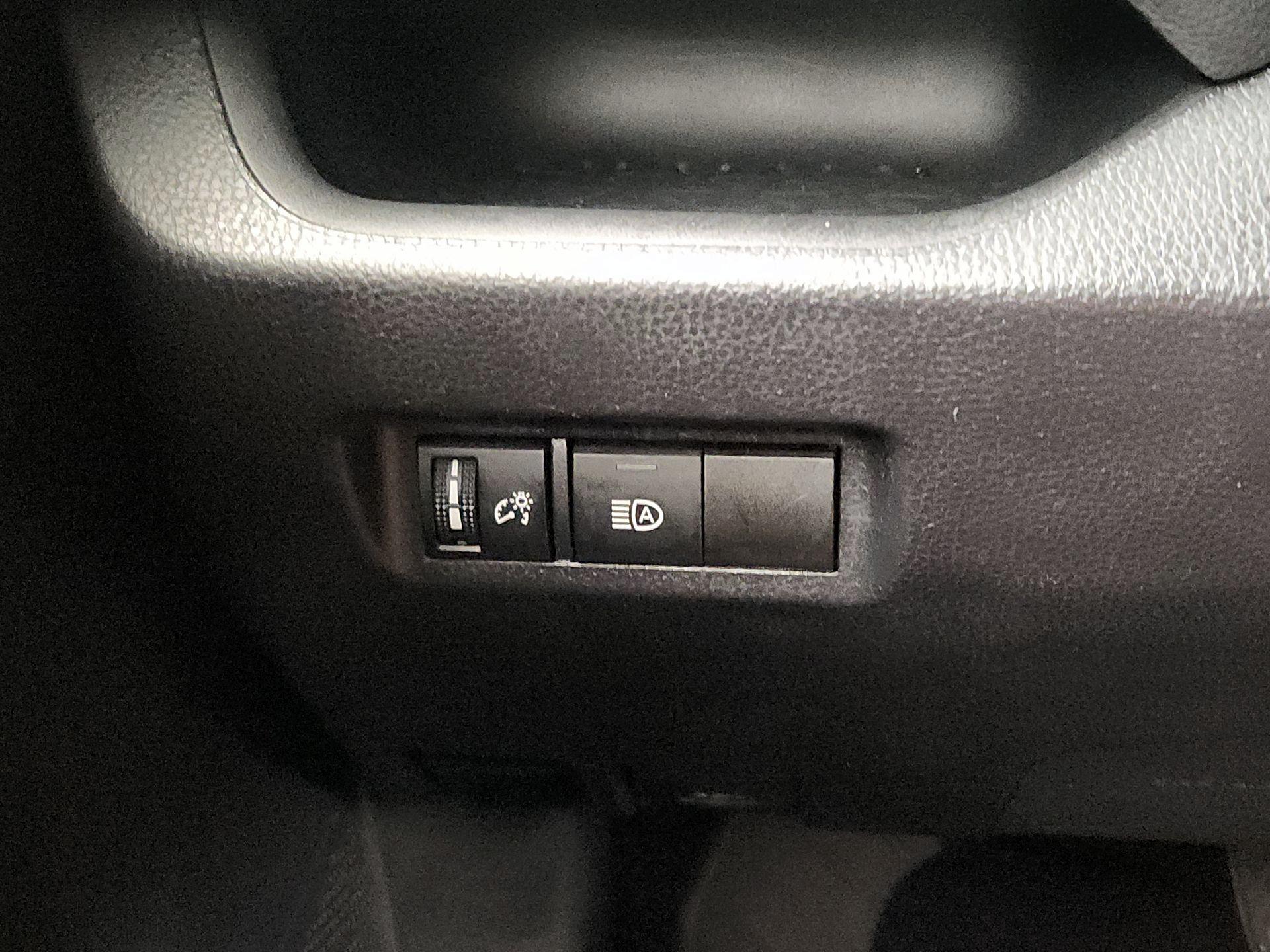 Thumbnail: 2021 Toyota RAV4 - 13