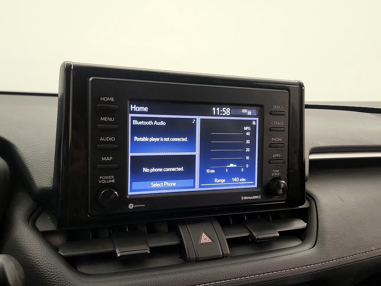2021 Toyota RAV4 XLE - Photo 16