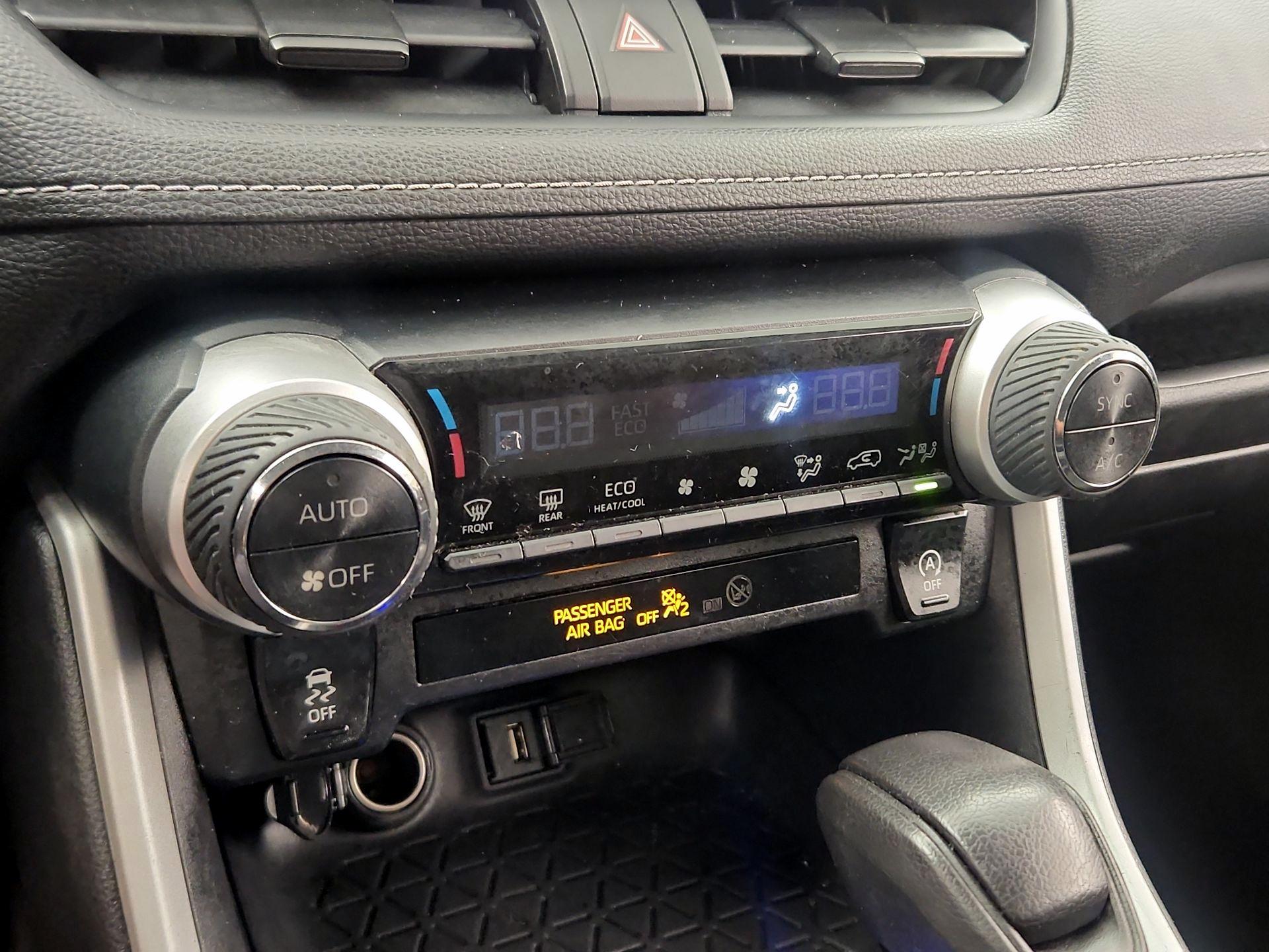 Thumbnail: 2021 Toyota RAV4 - 16