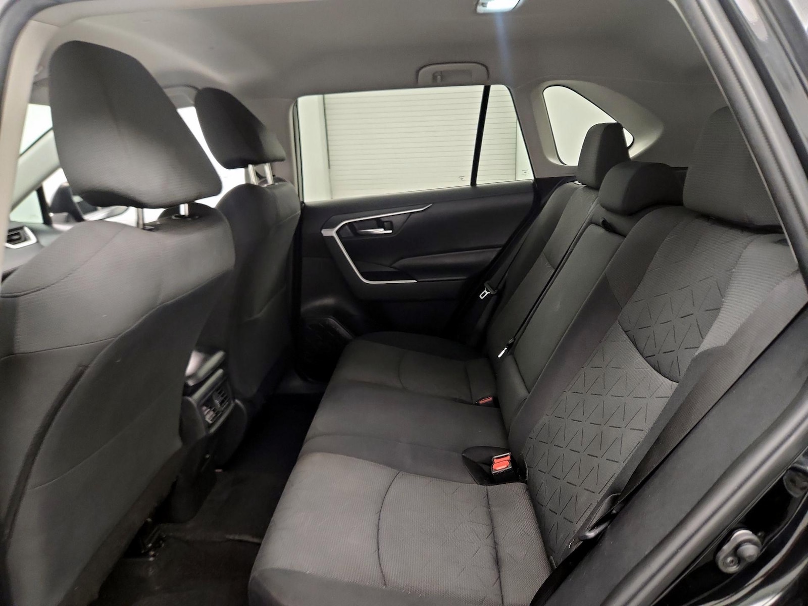 2021 Toyota RAV4 XLE - Photo 19