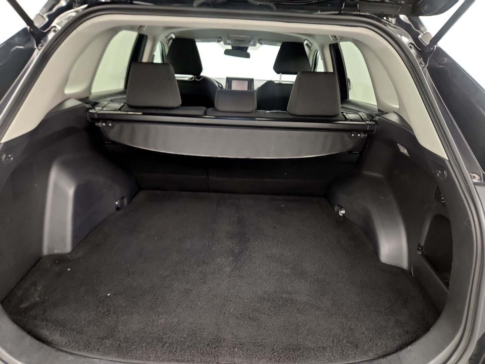2021 Toyota RAV4 XLE - Photo 20