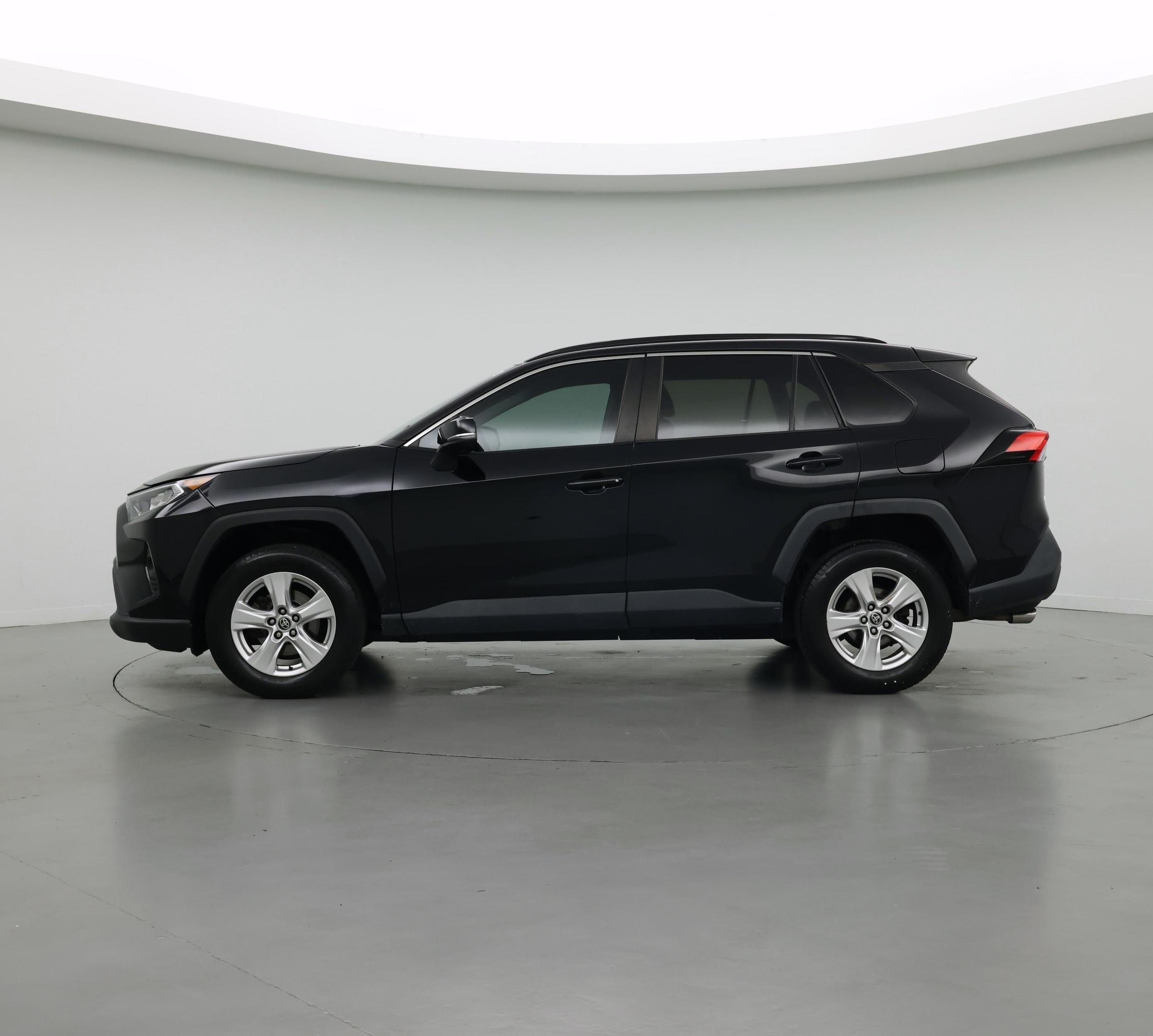 Thumbnail: 2021 Toyota RAV4 - 3