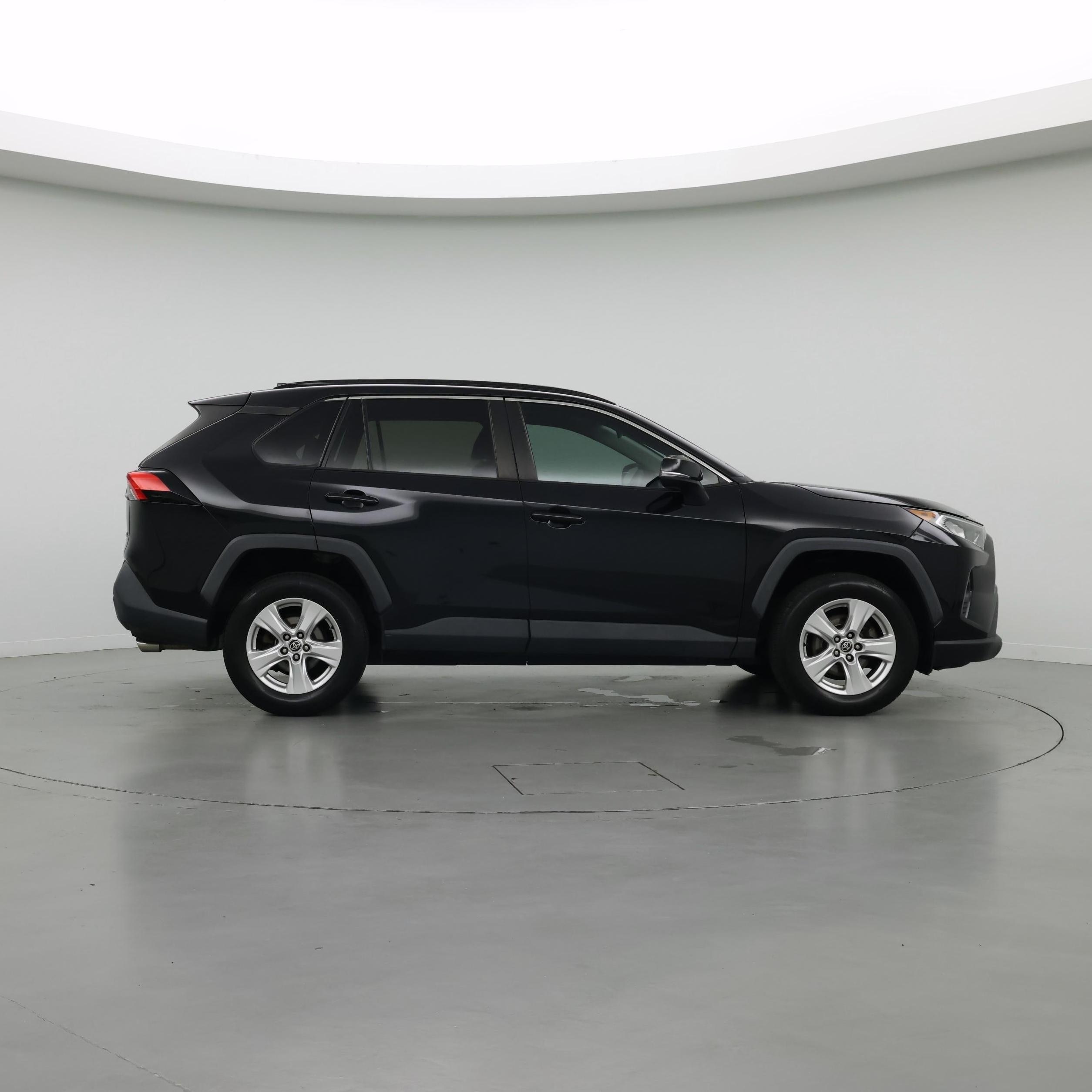 Thumbnail: 2021 Toyota RAV4 - 7