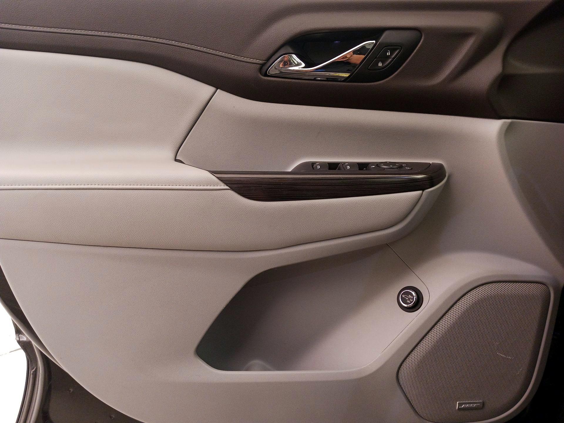 Thumbnail: 2020 GMC Acadia - 12