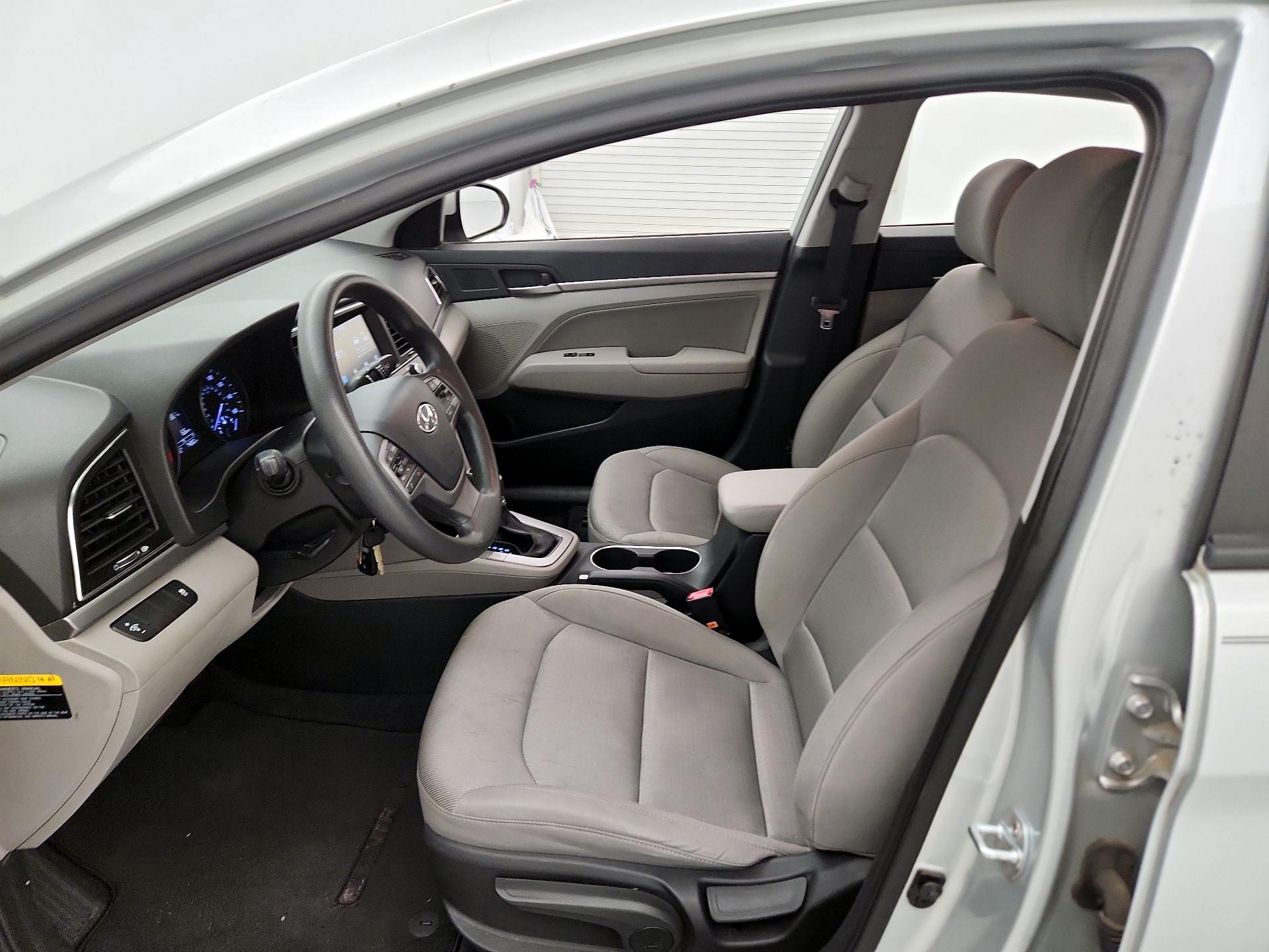 Thumbnail: 2017 Hyundai Elantra - 11