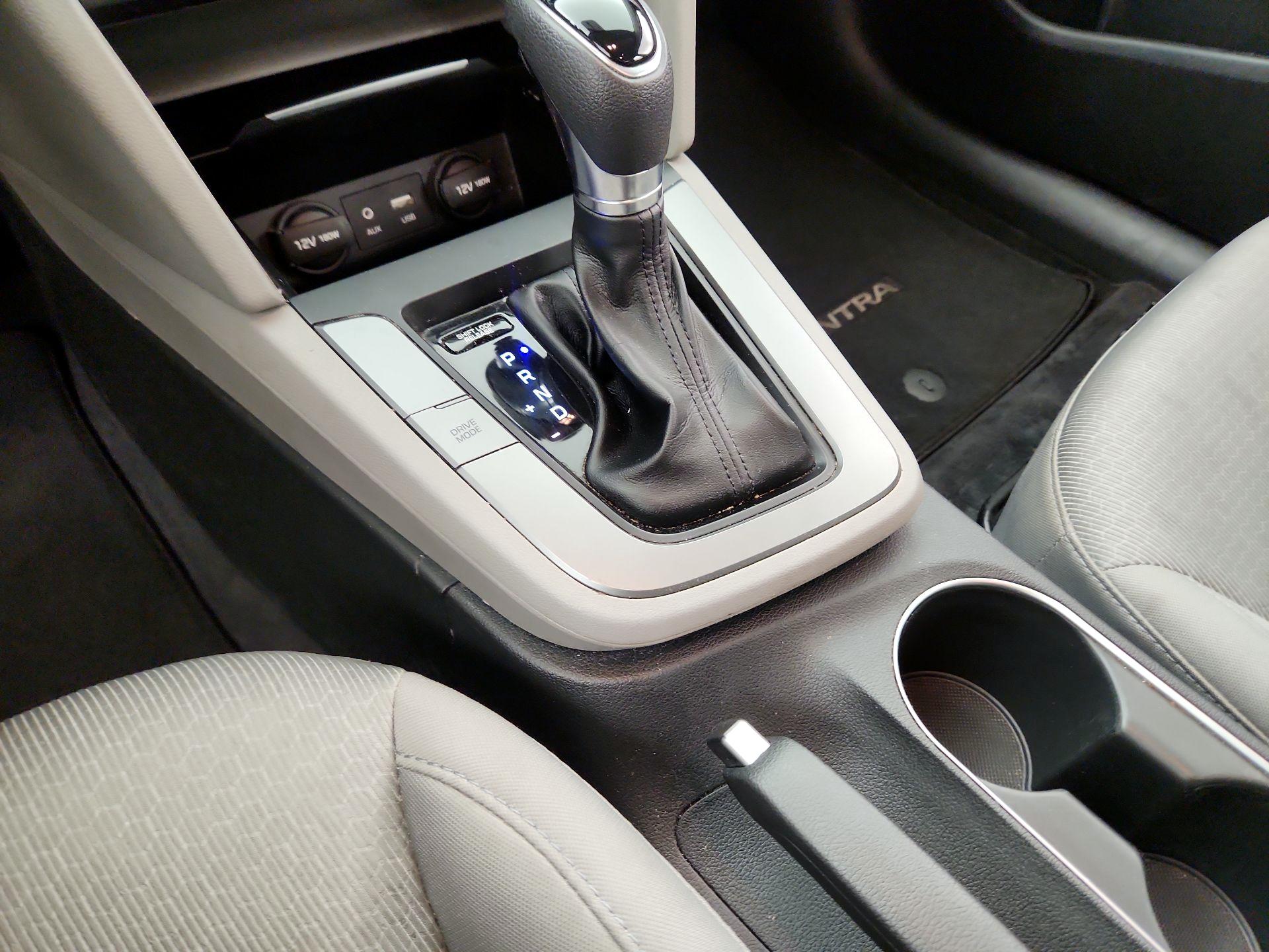 Thumbnail: 2017 Hyundai Elantra - 17