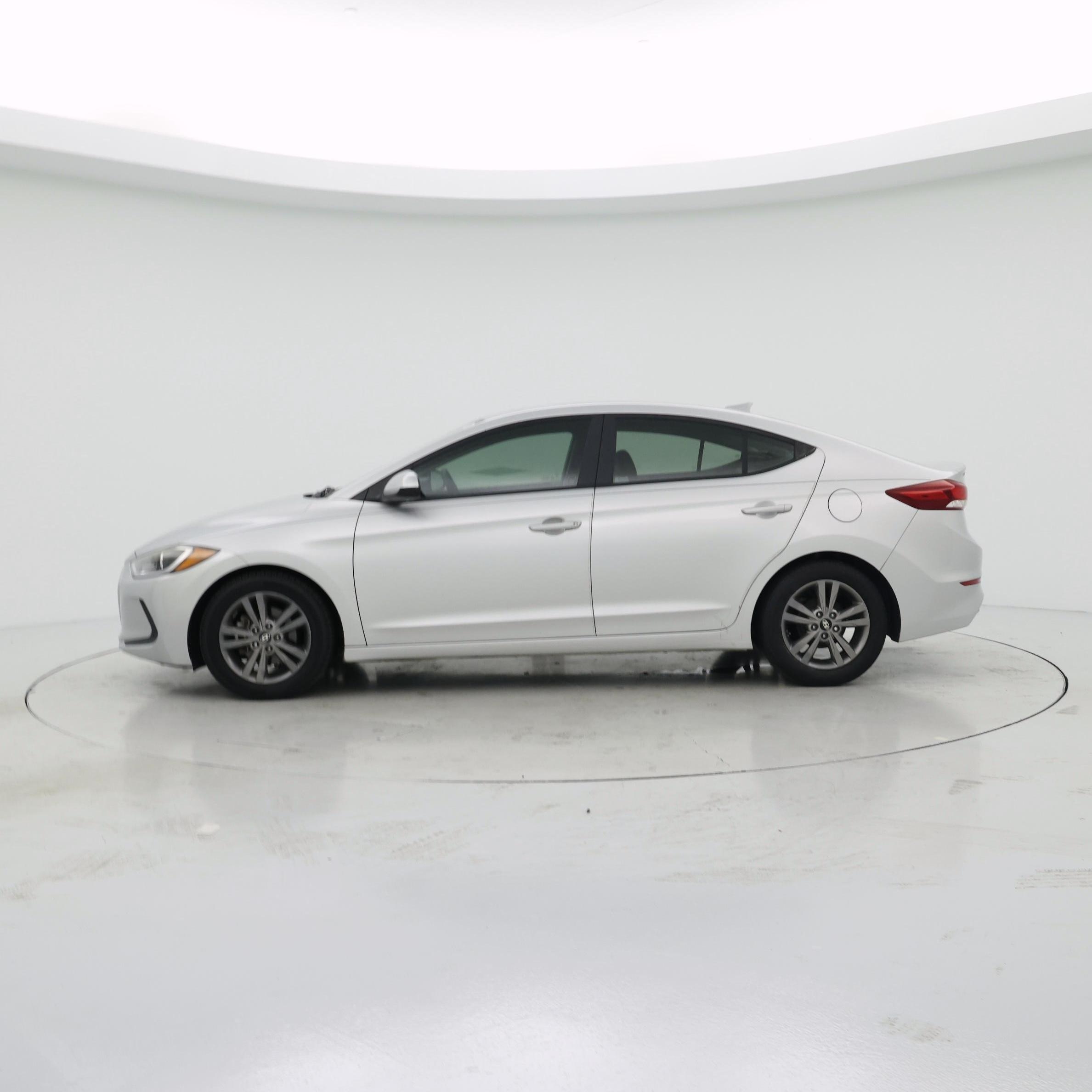 Thumbnail: 2017 Hyundai Elantra - 3