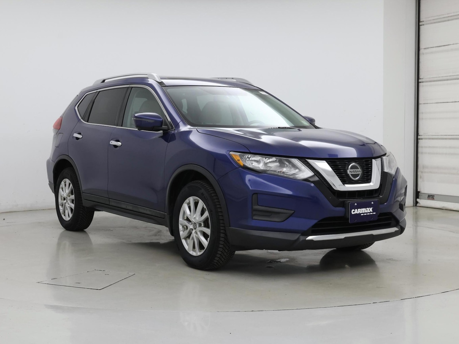 2018 Nissan Rogue SV - Photo 2