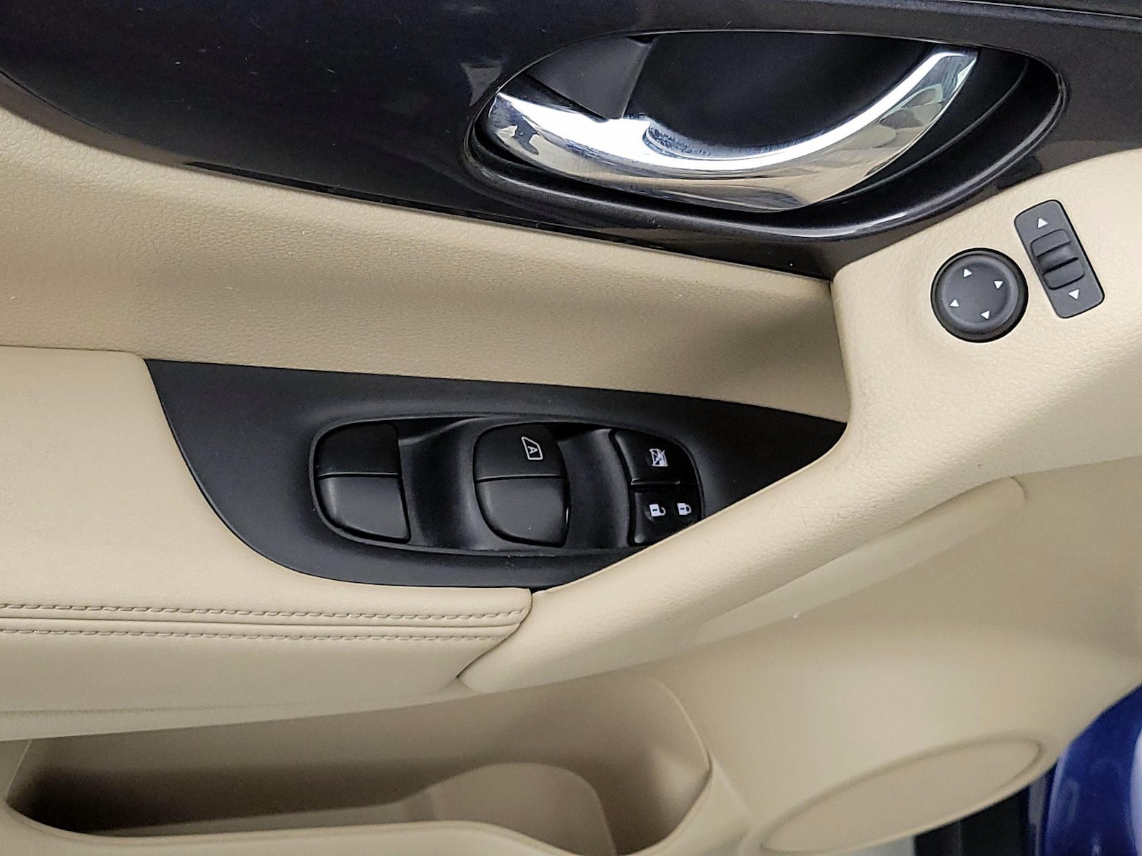 2018 Nissan Rogue SV - Photo 13