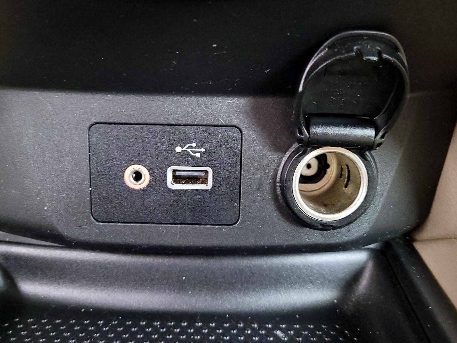 2018 Nissan Rogue SV - Photo 20