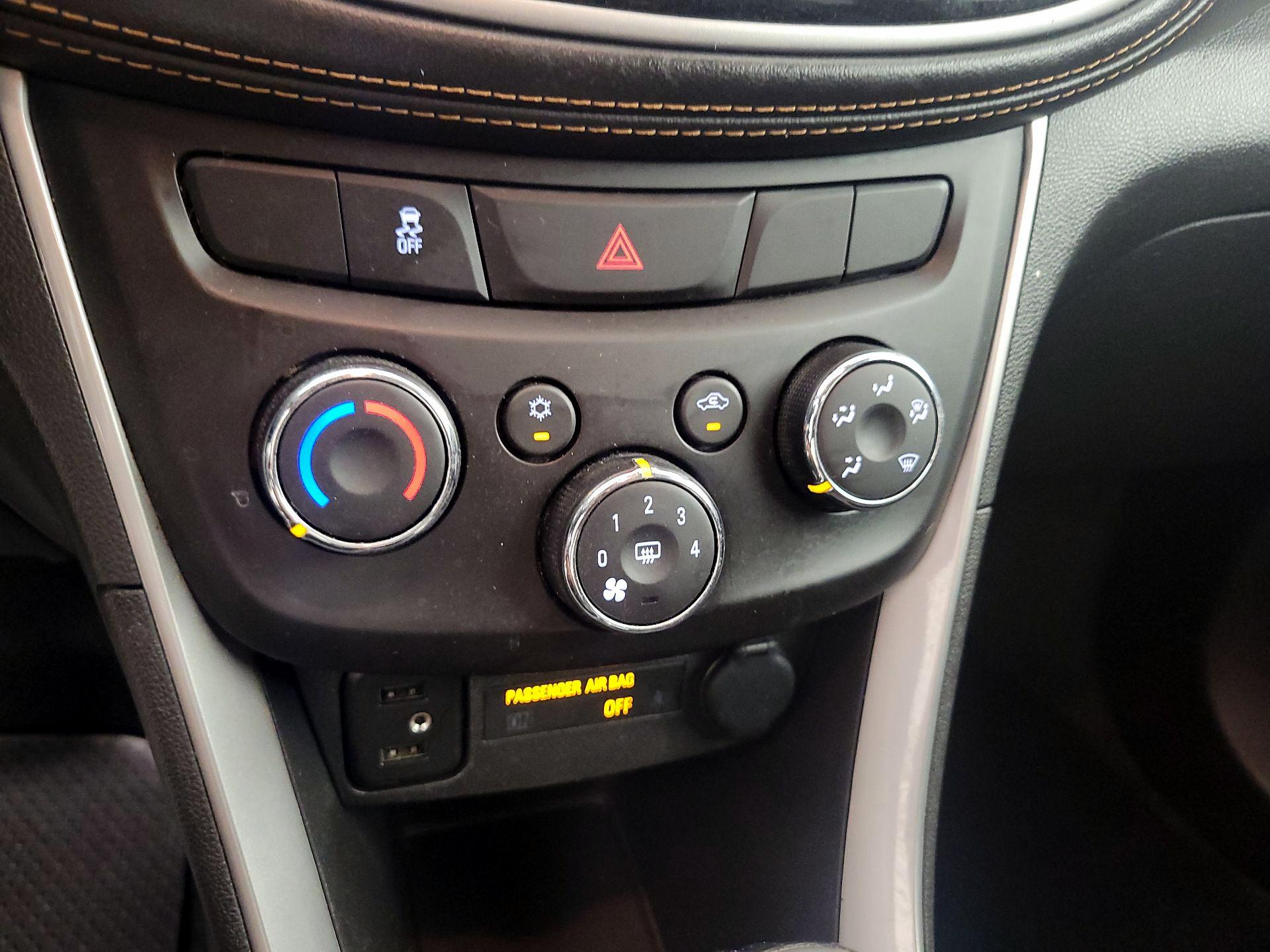 Thumbnail: 2020 Chevrolet Trax - 16