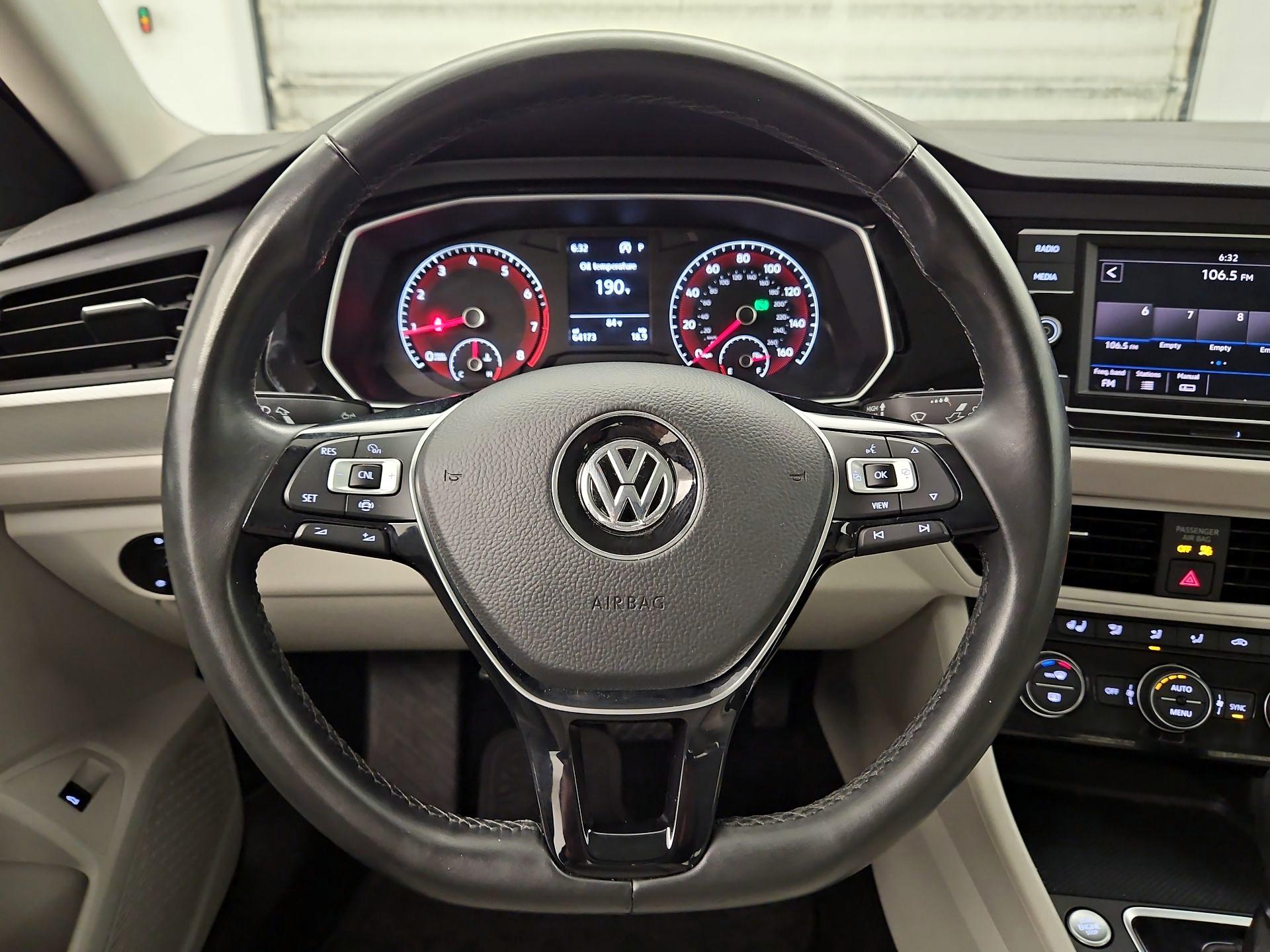 Thumbnail: 2019 Volkswagen Jetta - 10