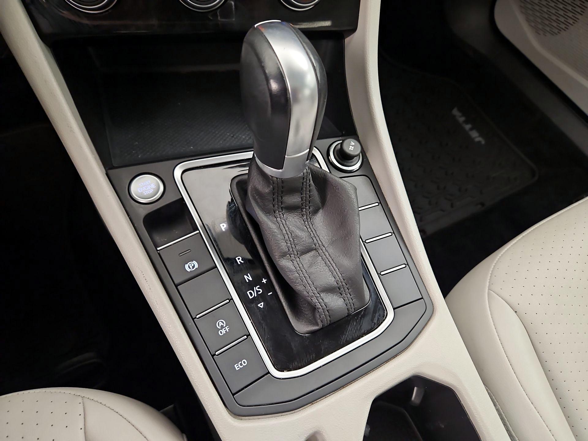 Thumbnail: 2019 Volkswagen Jetta - 17