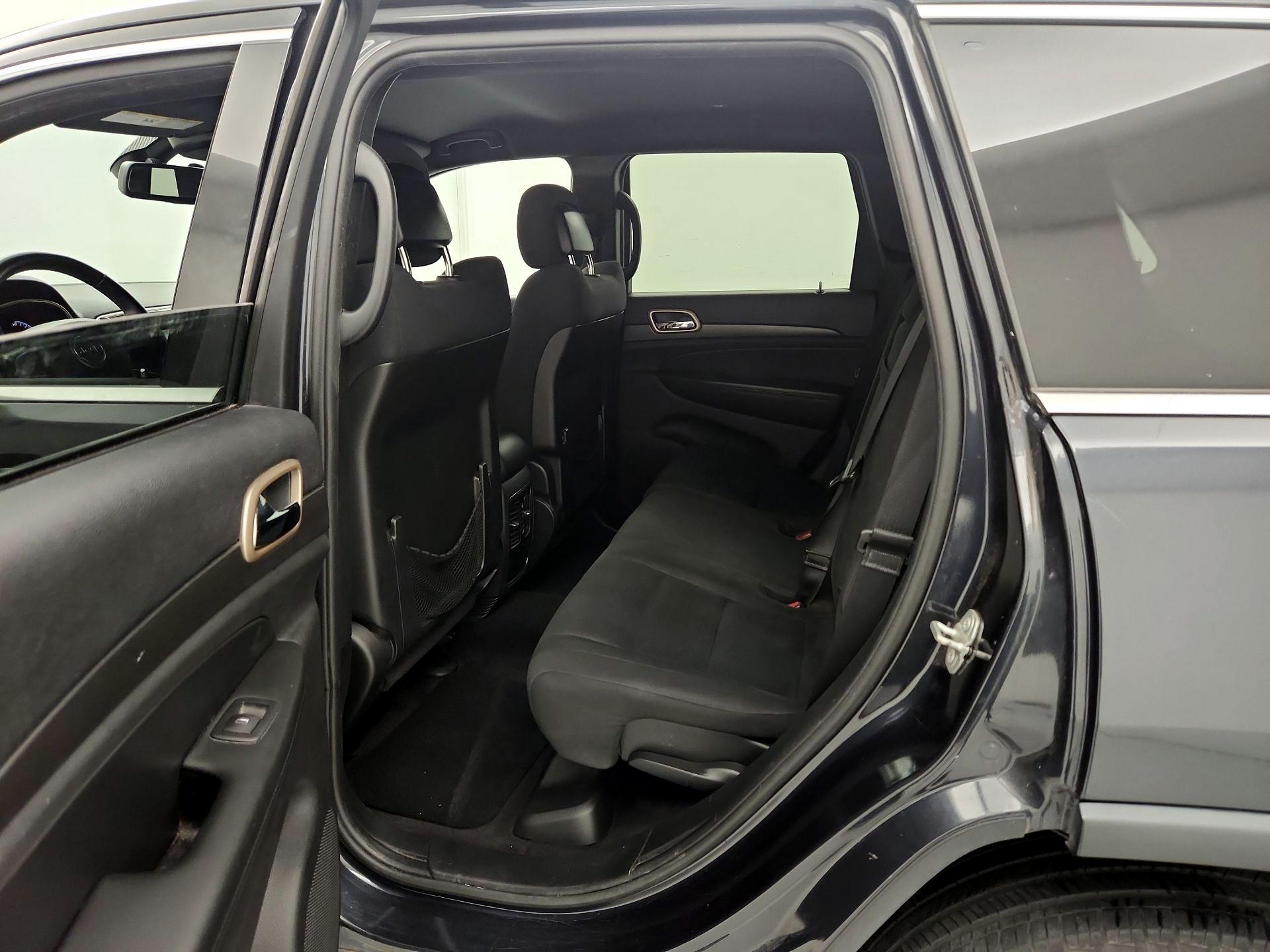 Thumbnail: 2016 Jeep Grand Cherokee - 18