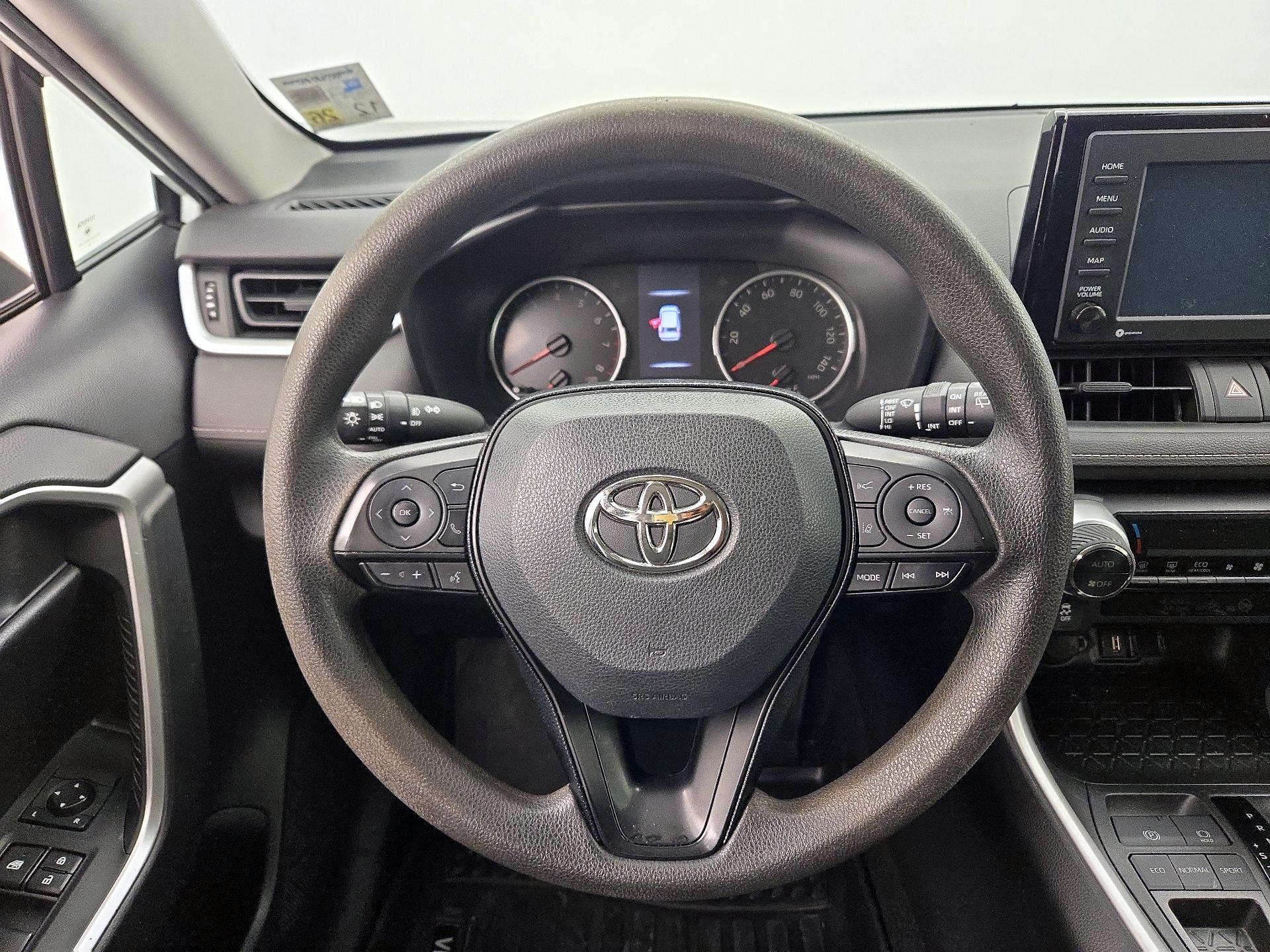 Thumbnail: 2020 Toyota RAV4 - 10