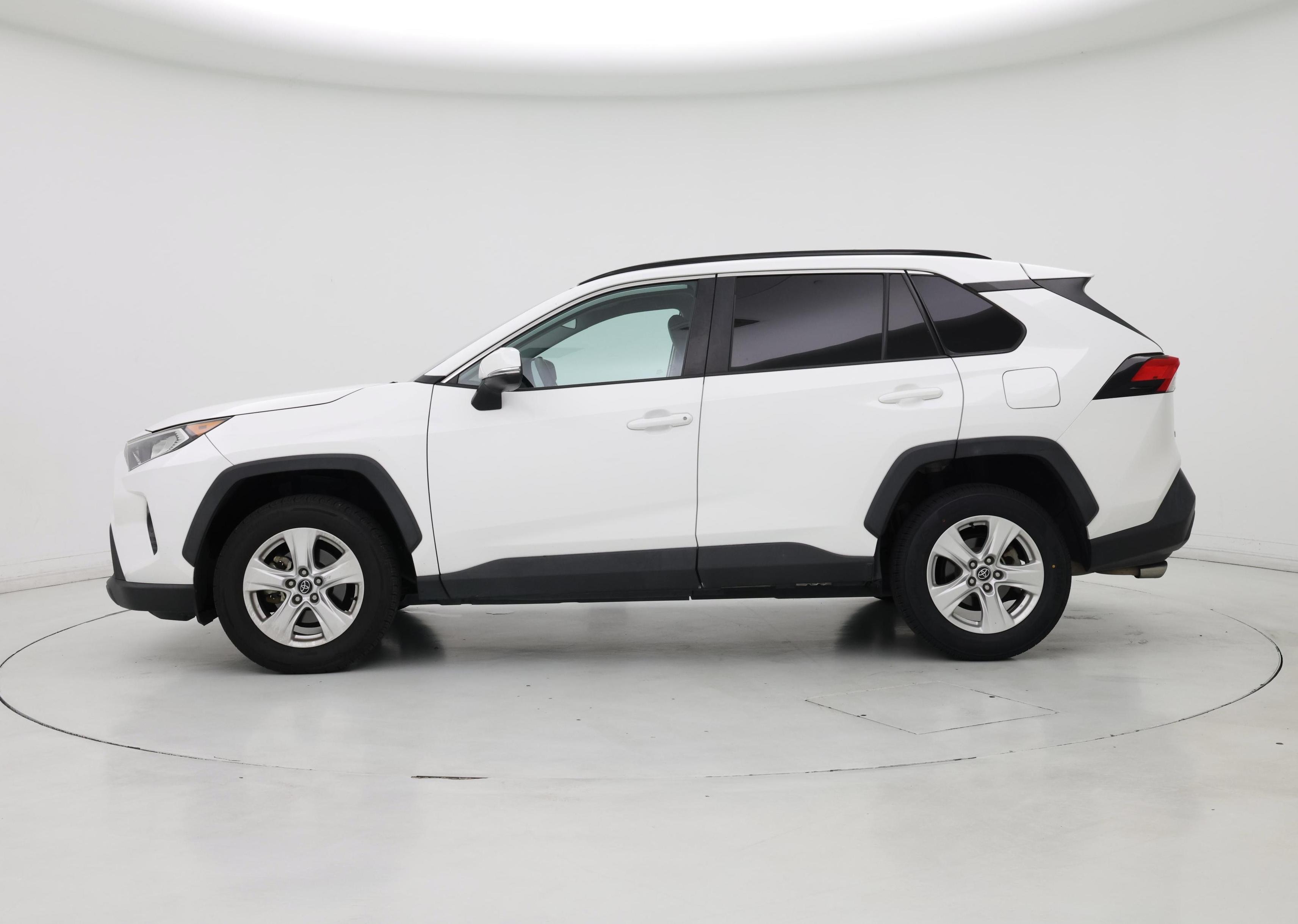 Thumbnail: 2020 Toyota RAV4 - 3