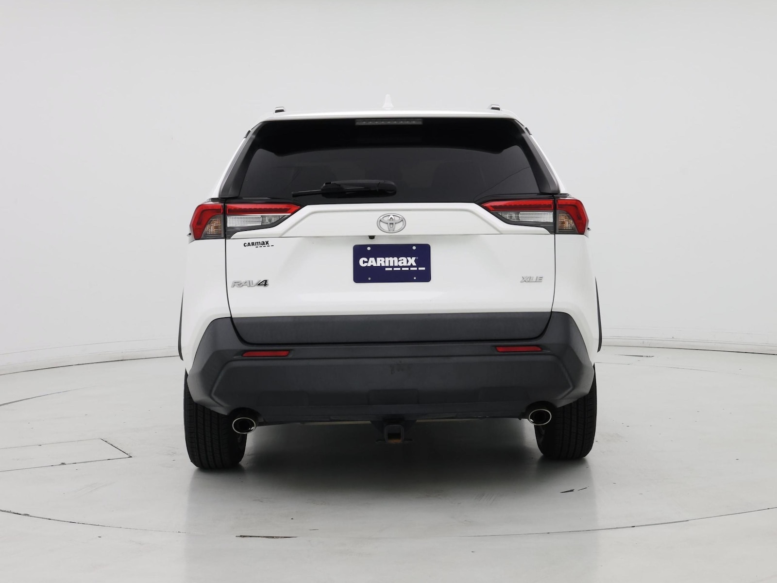 2020 Toyota RAV4 XLE - Photo 7