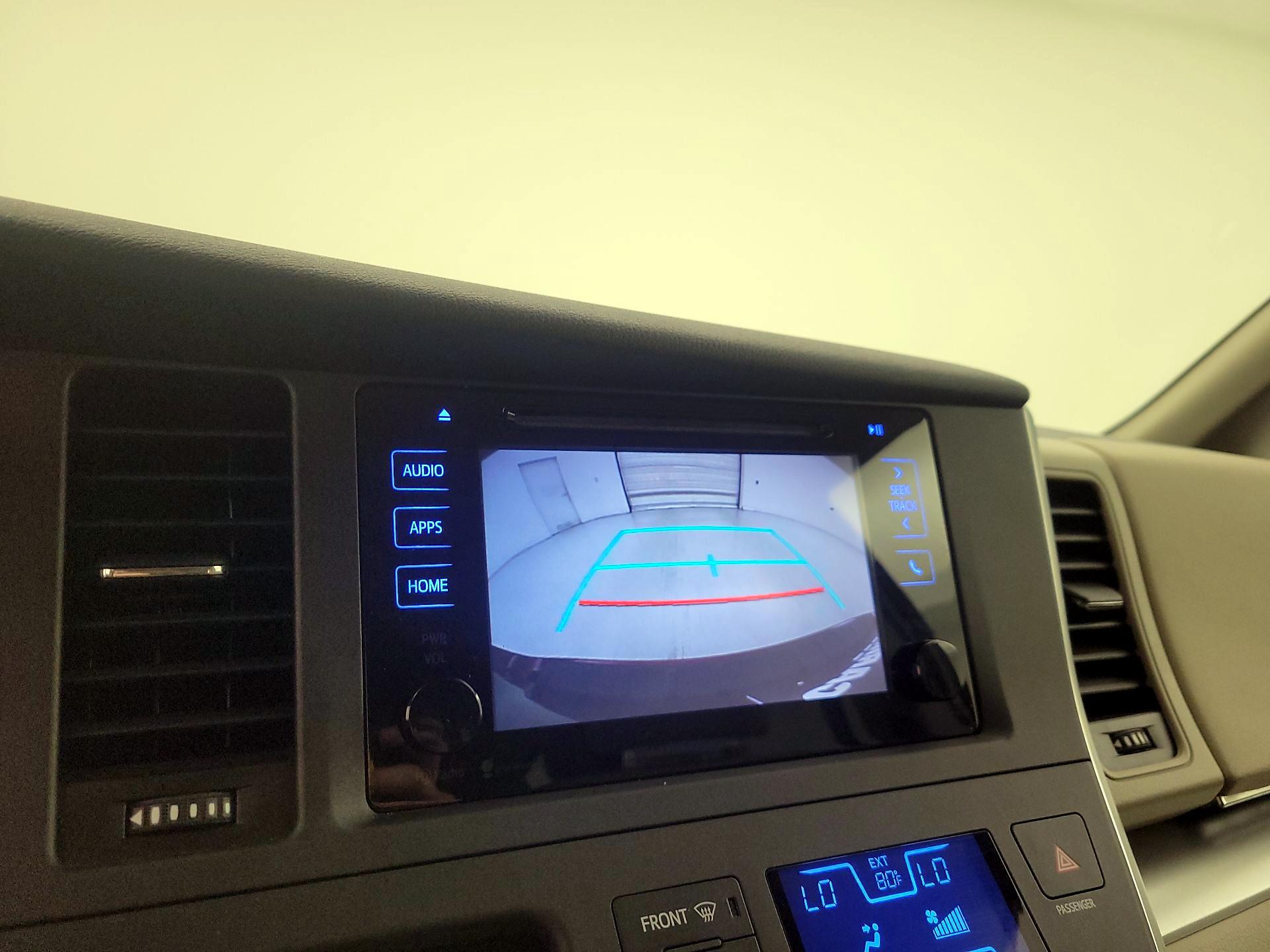 Thumbnail: 2015 Toyota Sienna - 14
