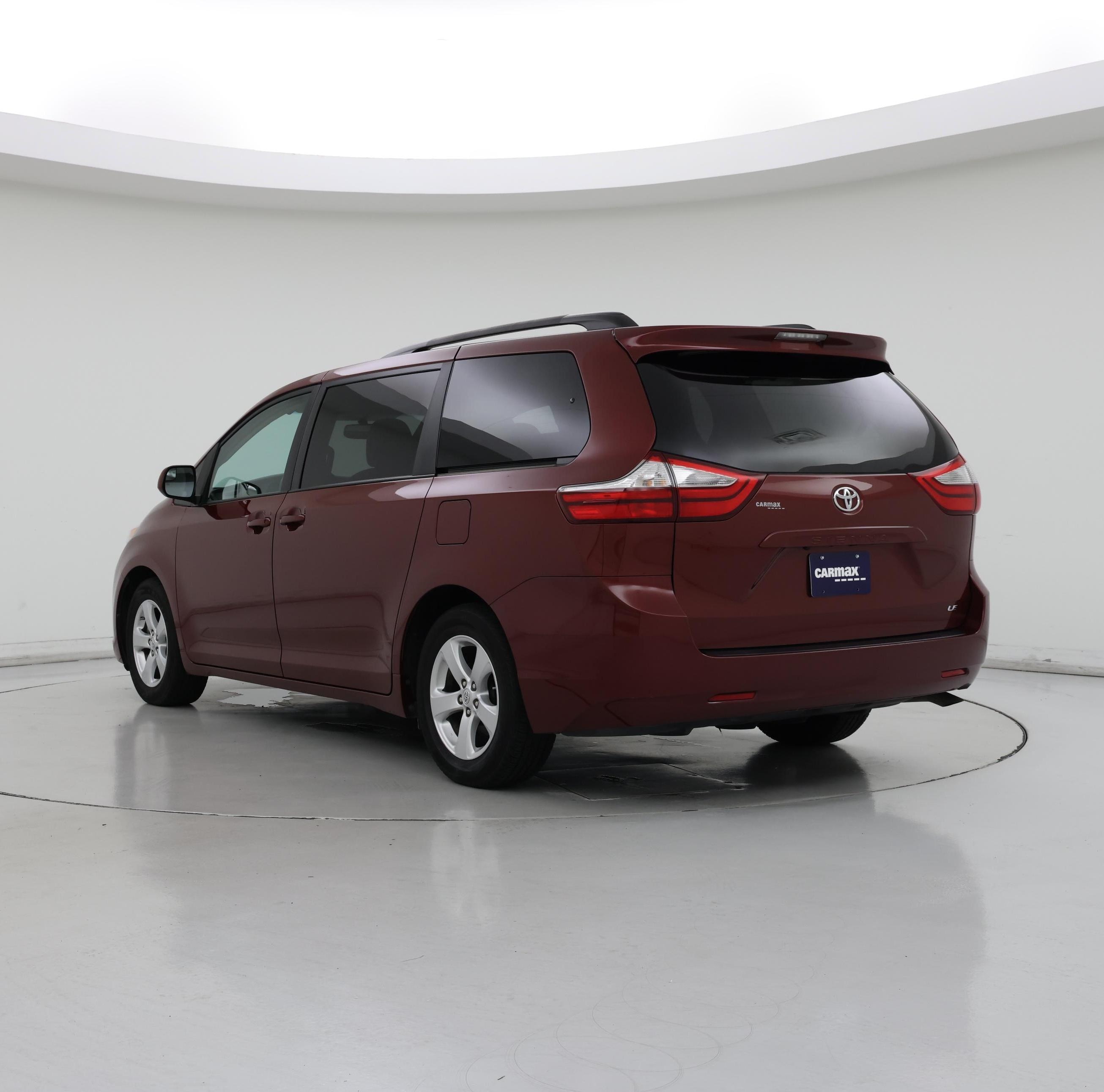 Thumbnail: 2015 Toyota Sienna - 2