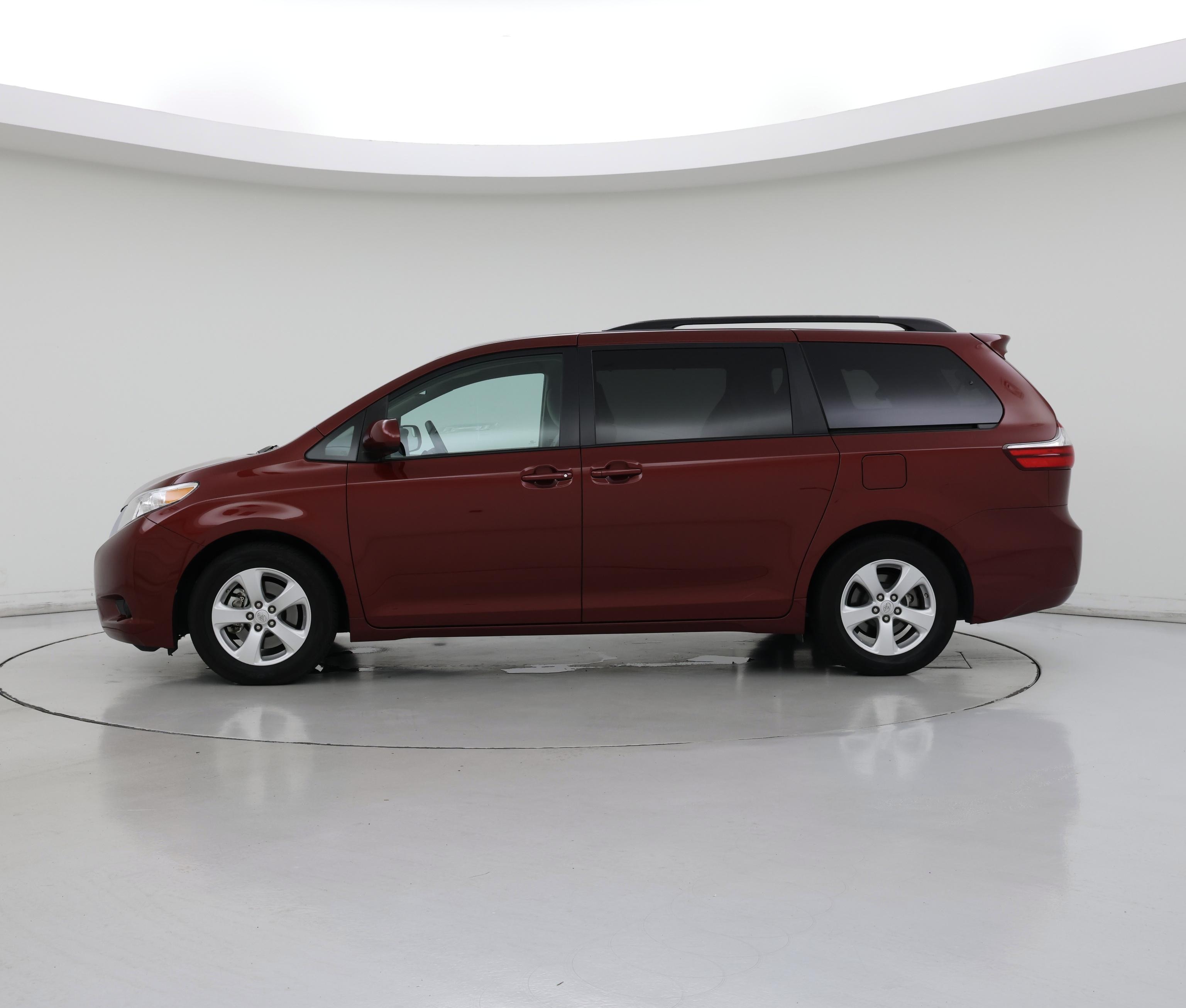 Thumbnail: 2015 Toyota Sienna - 3