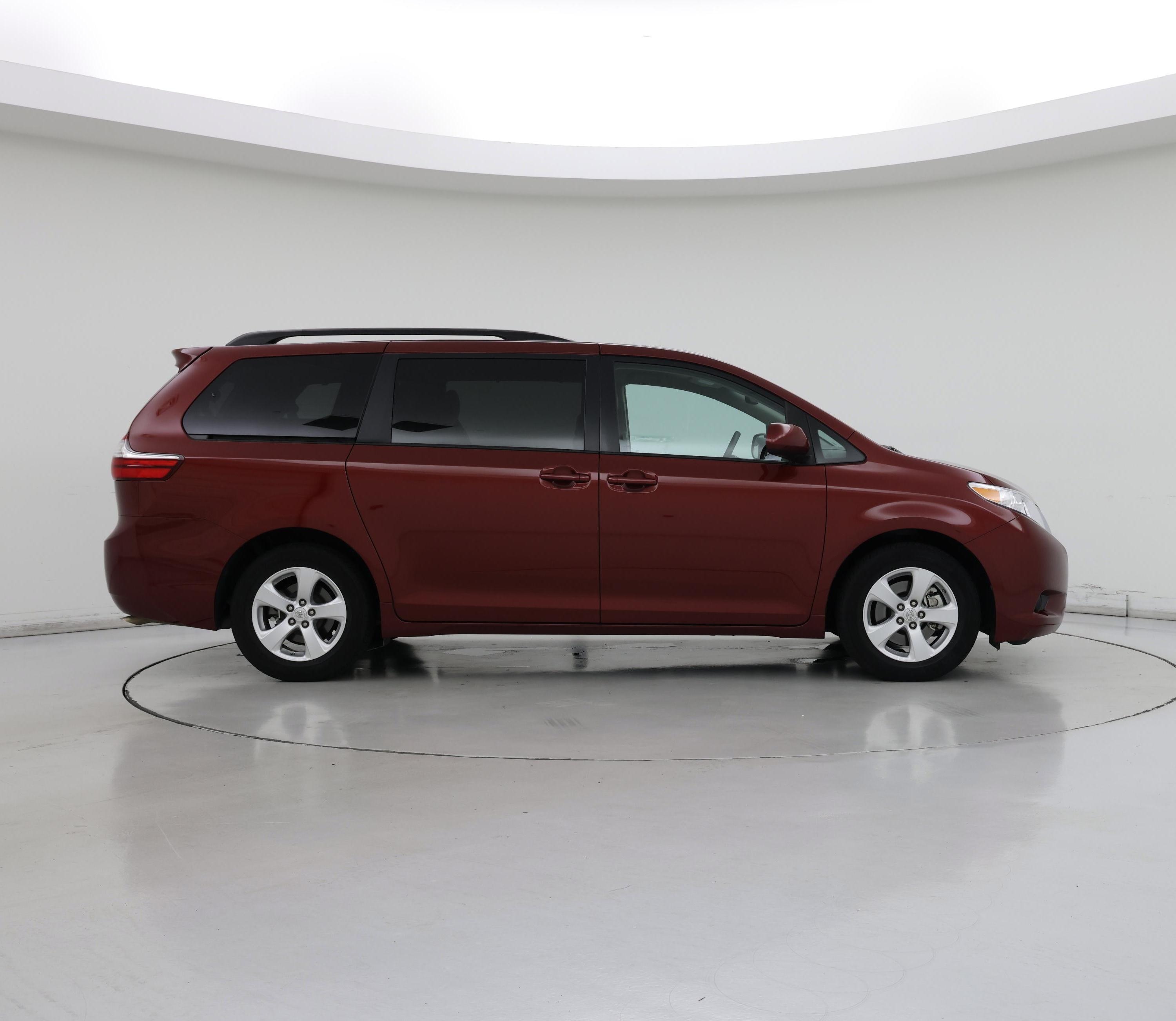 Thumbnail: 2015 Toyota Sienna - 7