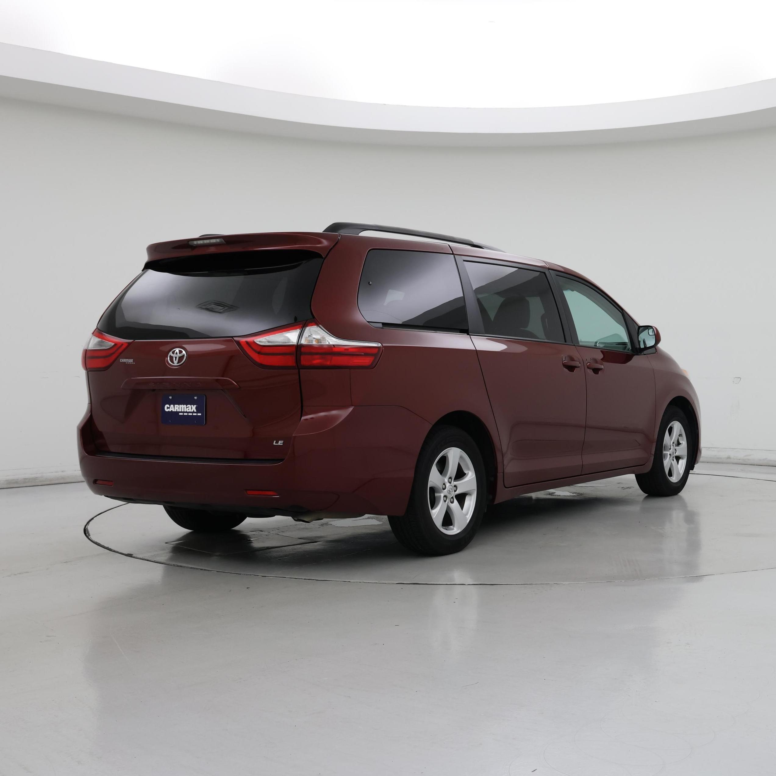Thumbnail: 2015 Toyota Sienna - 8