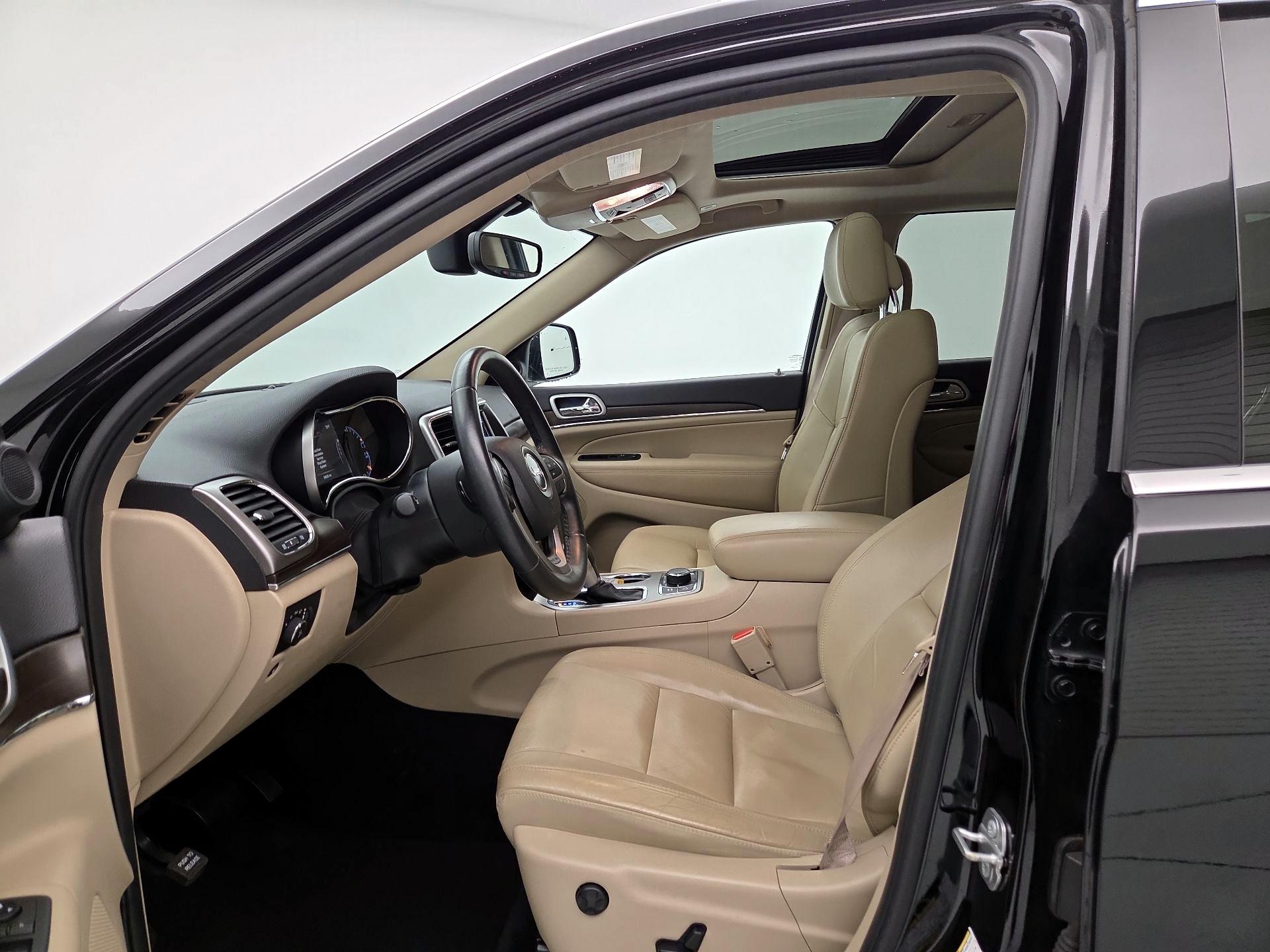 Thumbnail: 2018 Jeep Grand Cherokee - 11