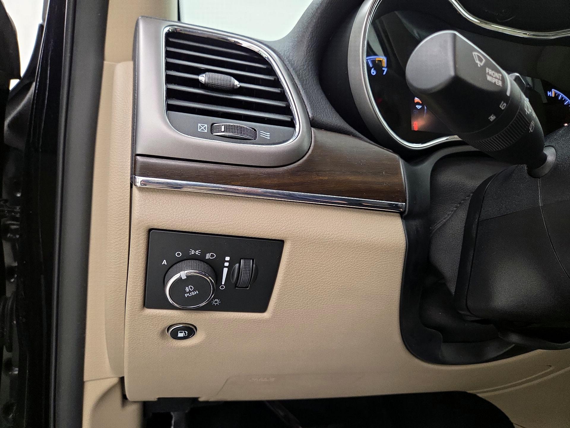 Thumbnail: 2018 Jeep Grand Cherokee - 13