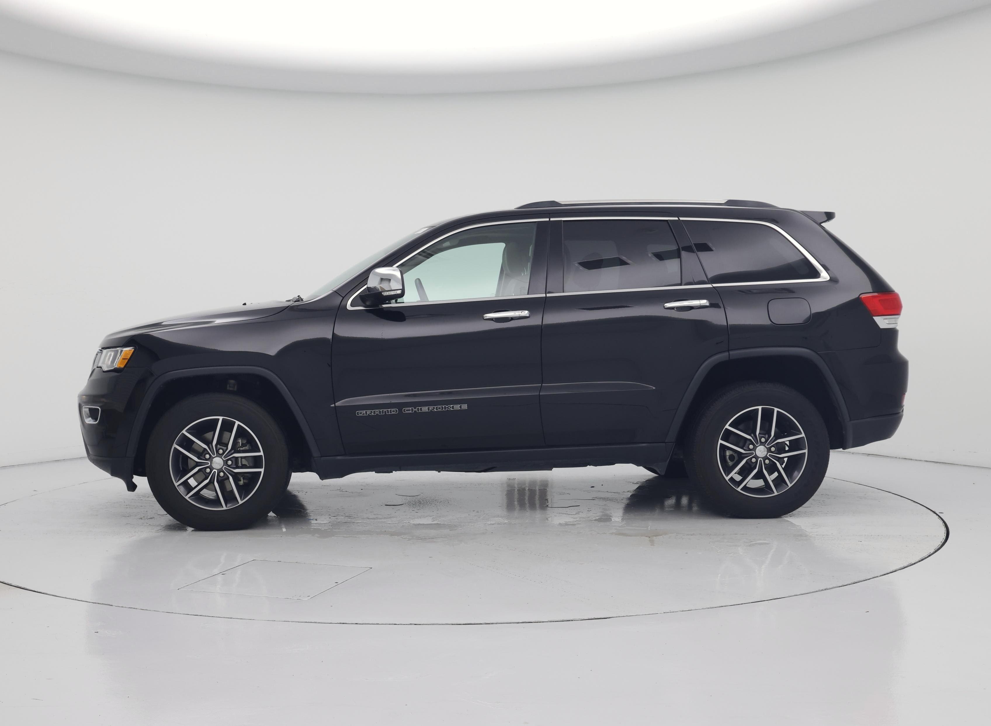 Thumbnail: 2018 Jeep Grand Cherokee - 3
