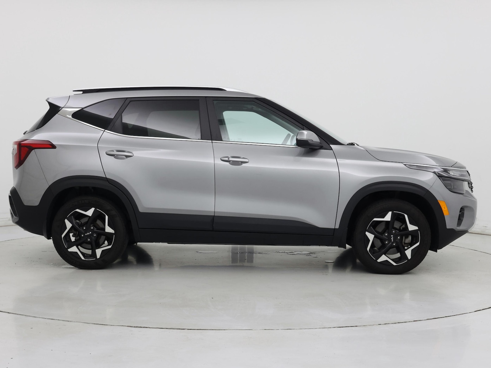 2024 Kia Seltos EX - Photo 8