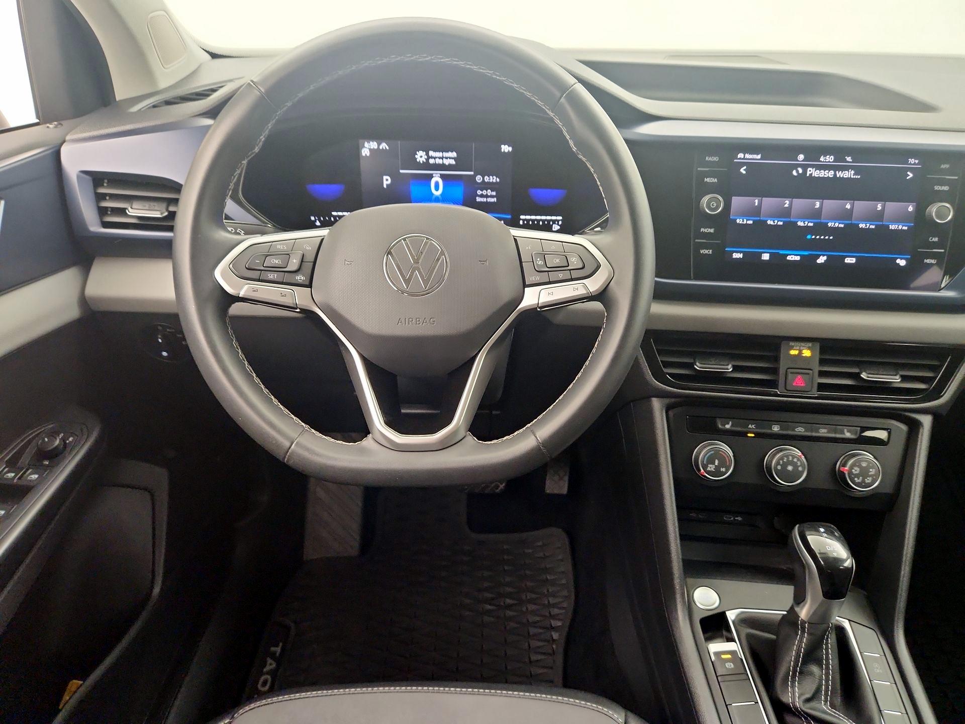 Thumbnail: 2022 Volkswagen Taos - 10