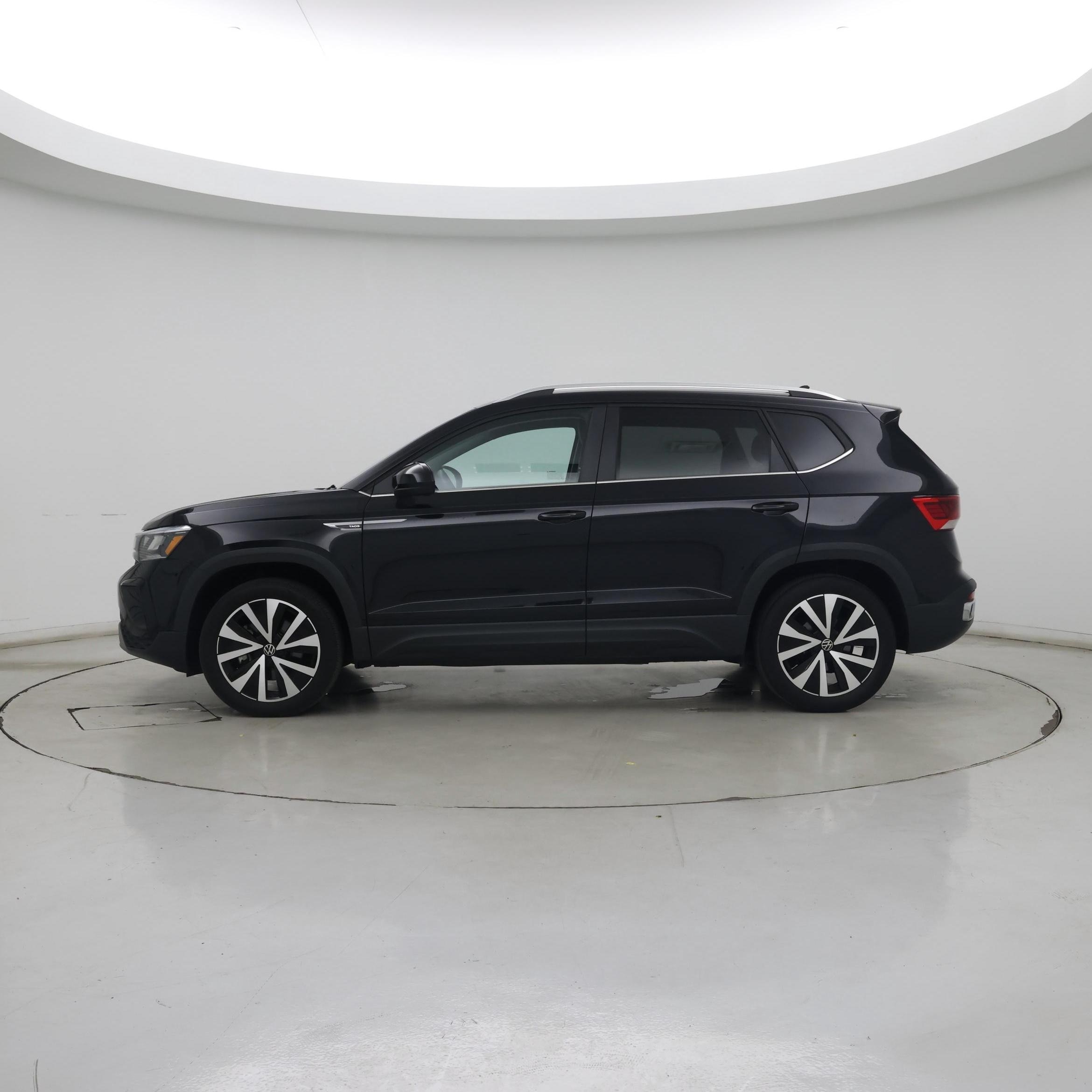Thumbnail: 2022 Volkswagen Taos - 3