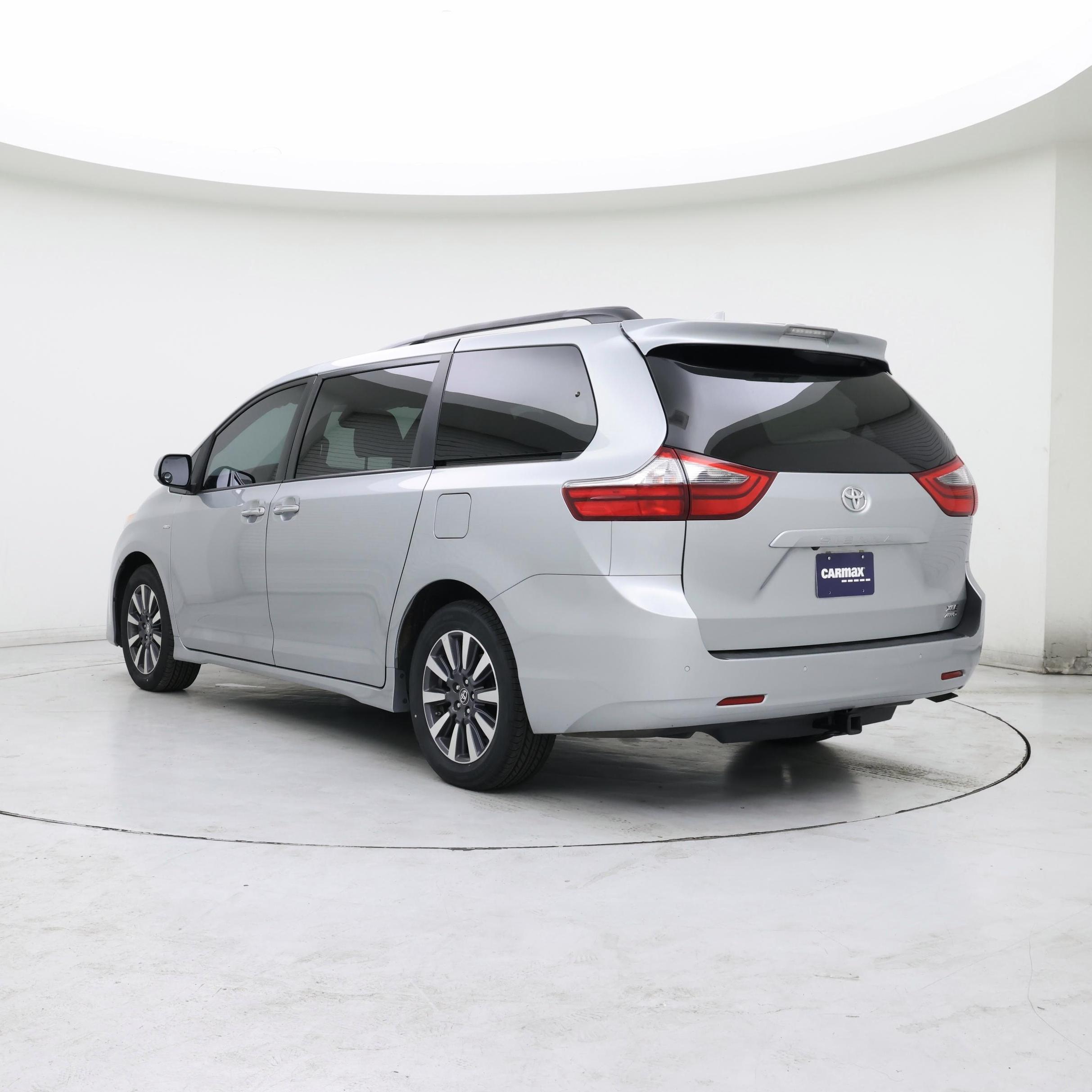Thumbnail: 2020 Toyota Sienna - 2