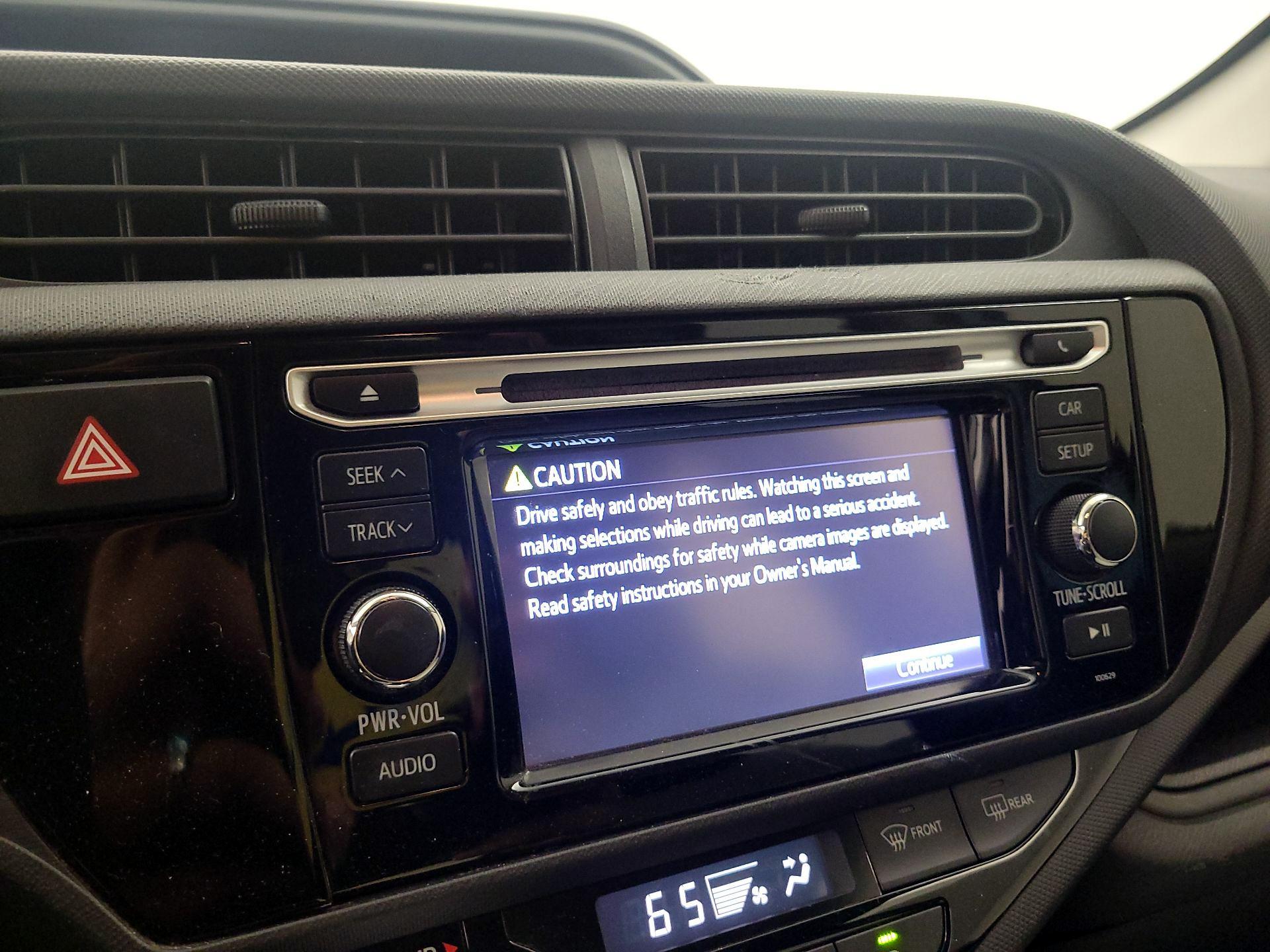 Thumbnail: 2016 Toyota Prius c - 12