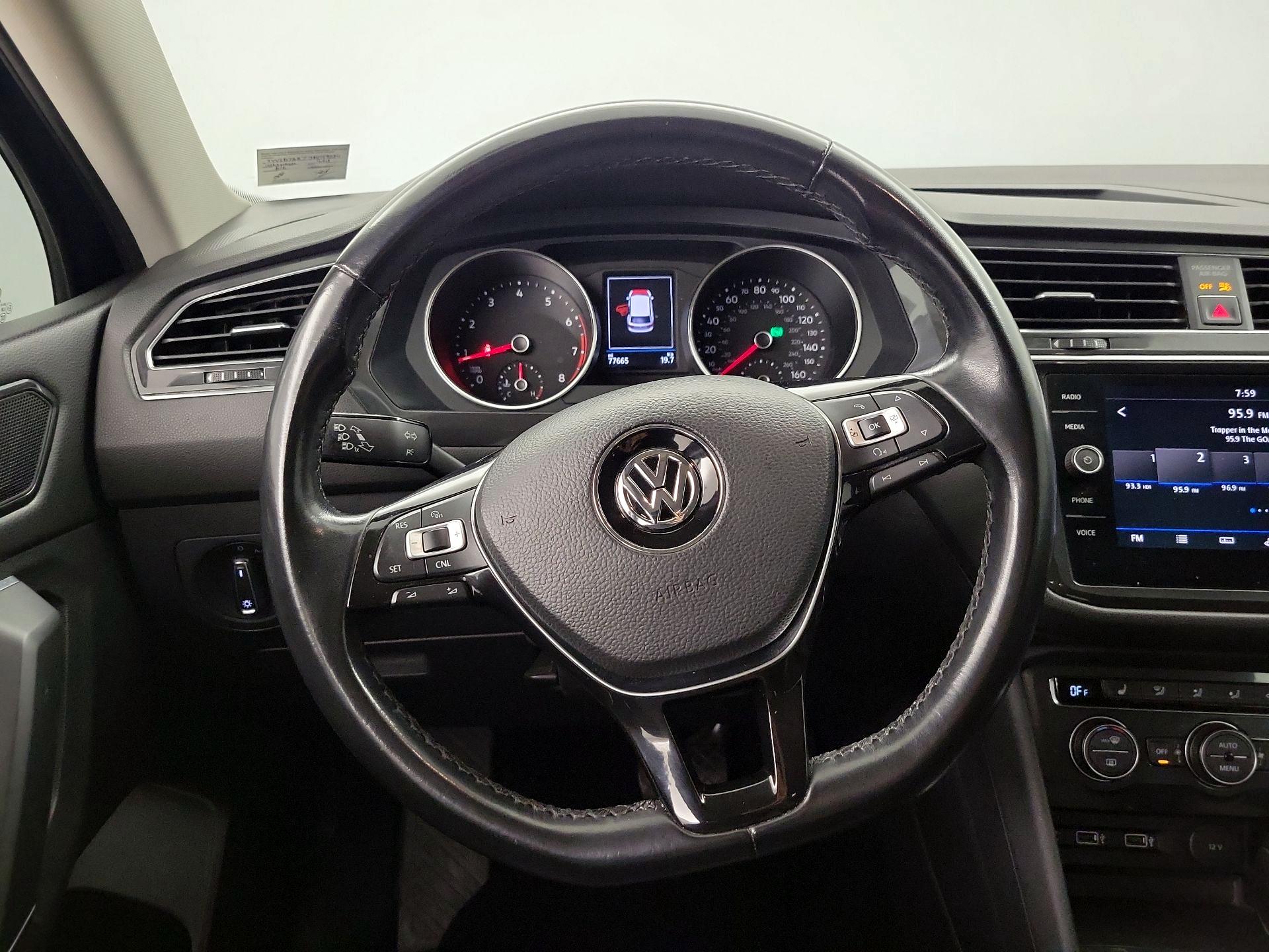 Thumbnail: 2018 Volkswagen Tiguan - 10