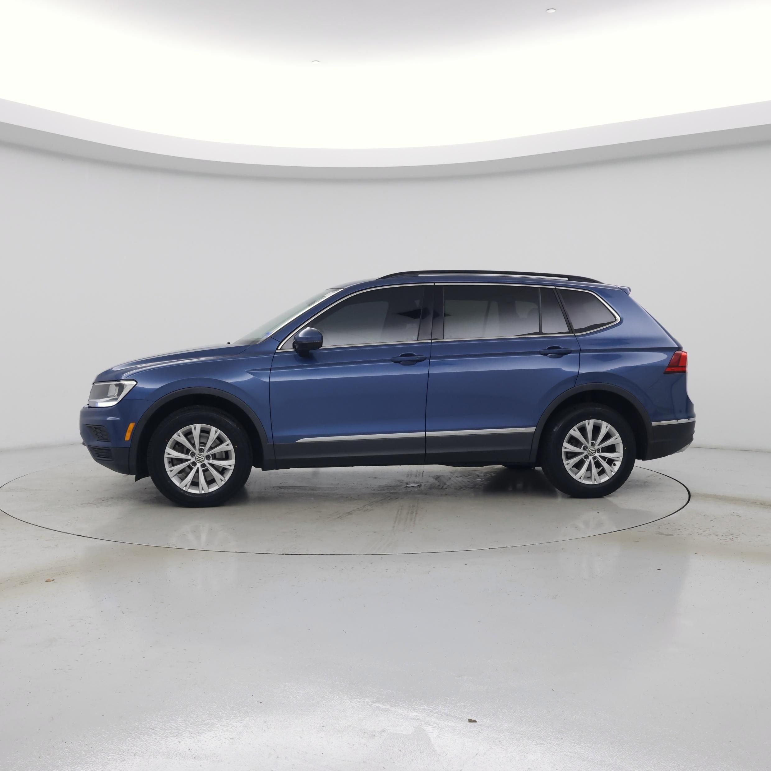 Thumbnail: 2018 Volkswagen Tiguan - 3