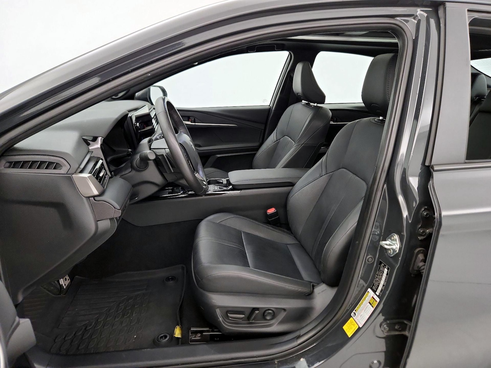 2025 Toyota Camry XSE - Photo 12