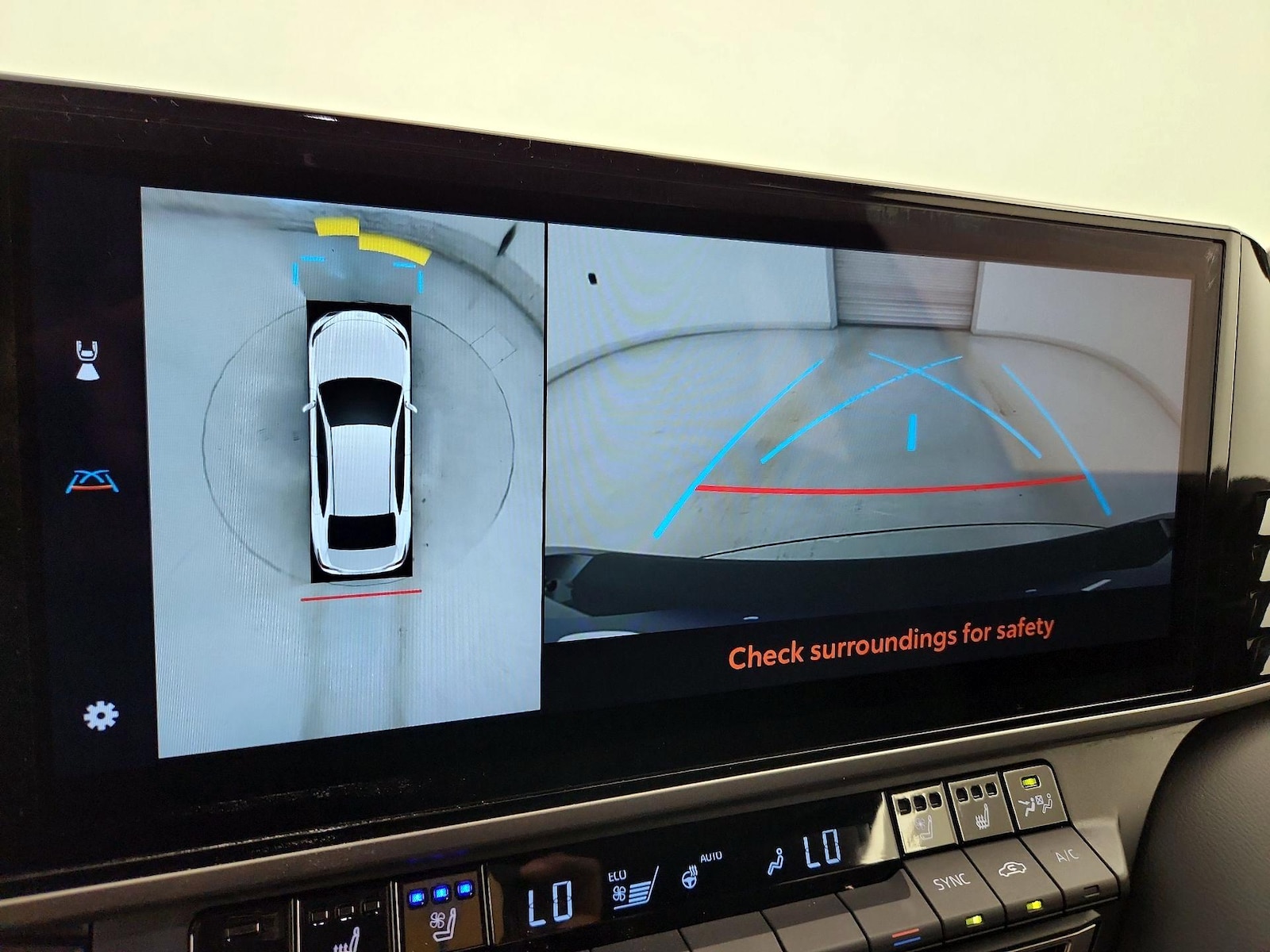 2025 Toyota Camry XSE - Photo 15