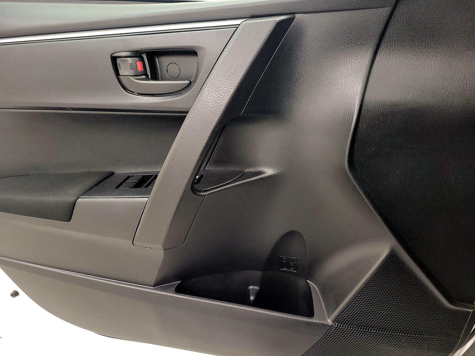 Thumbnail: 2015 Toyota Corolla - 12