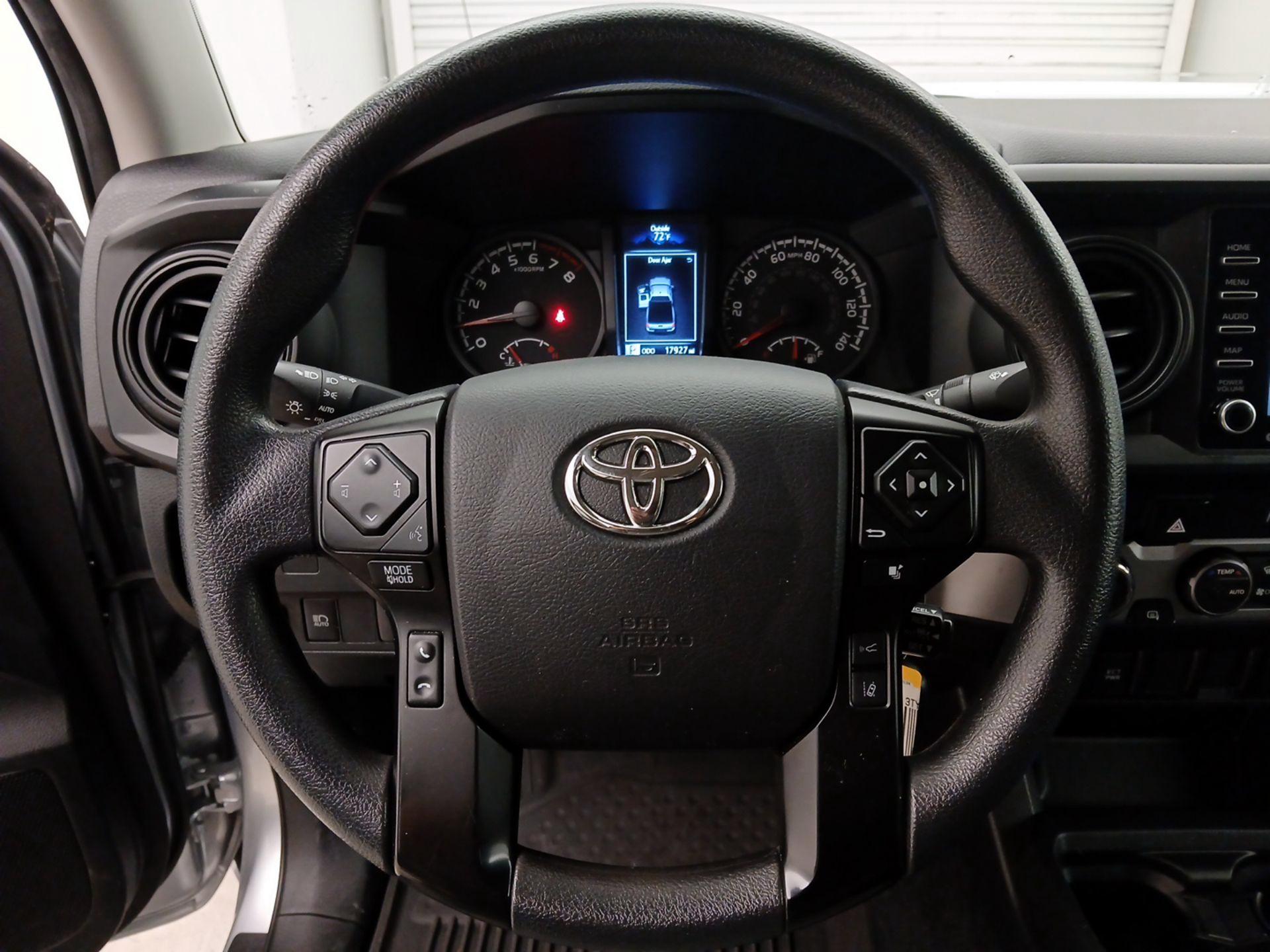Thumbnail: 2022 Toyota Tacoma - 10