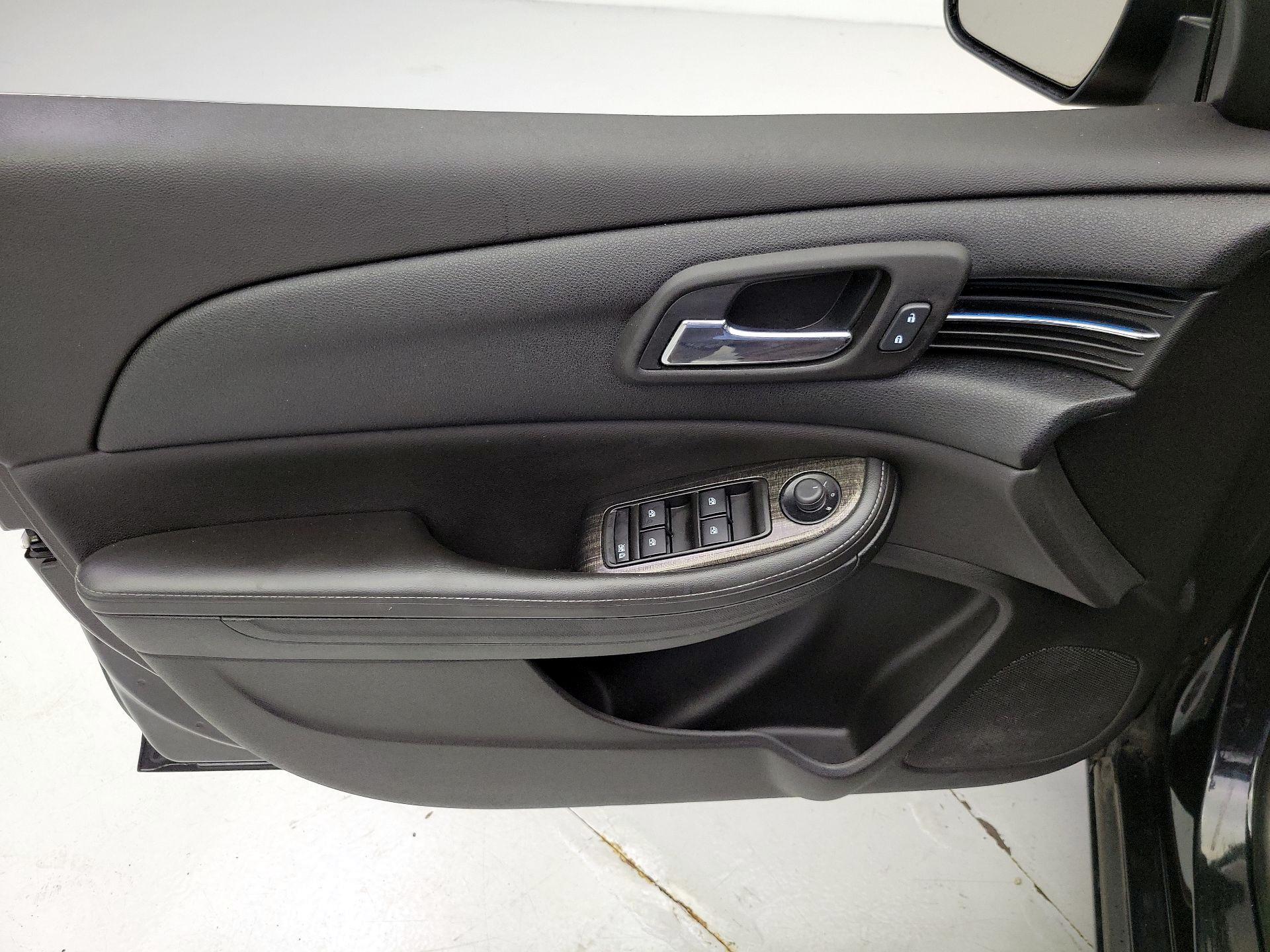 Thumbnail: 2014 Chevrolet Malibu - 12