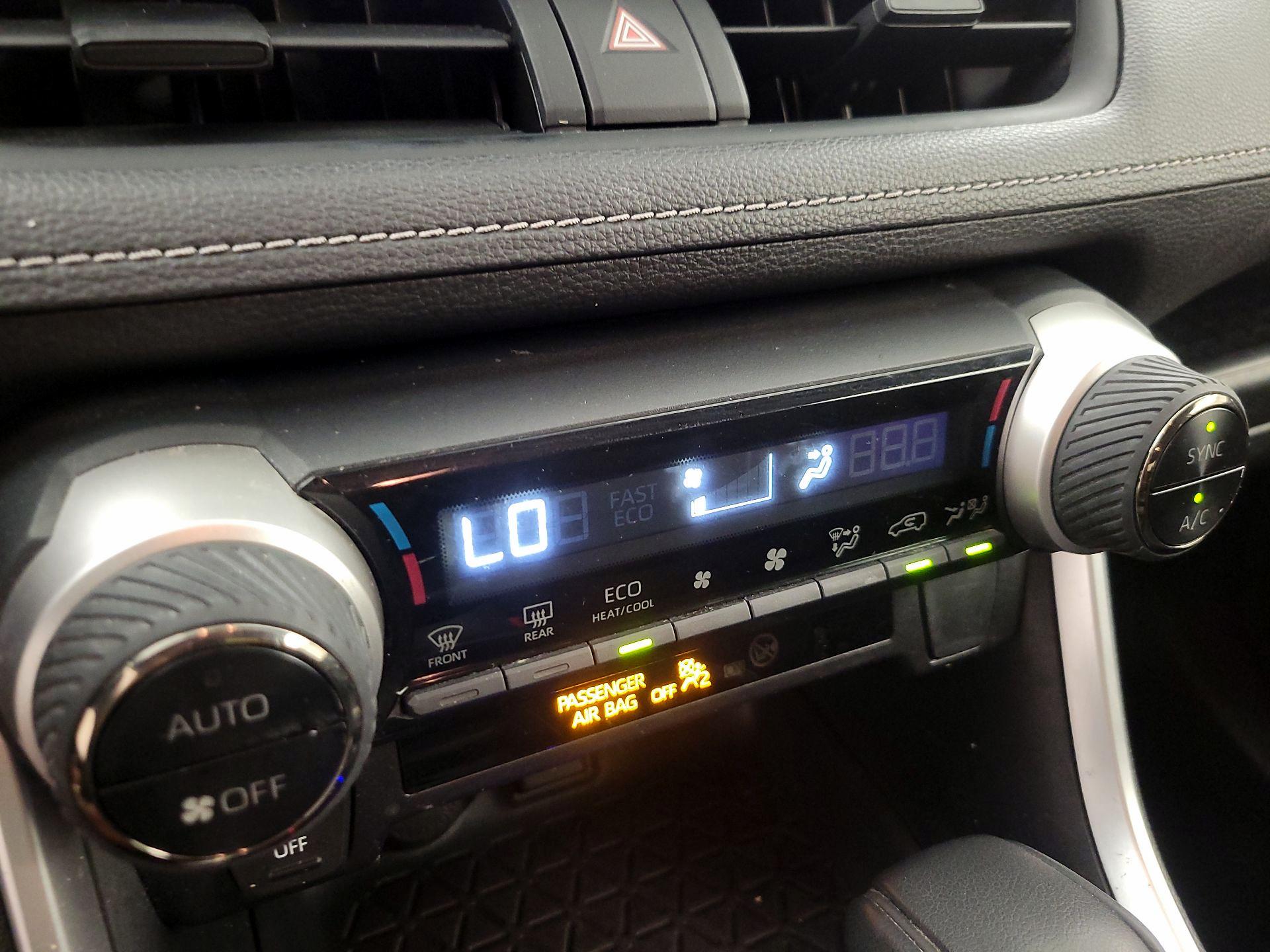Thumbnail: 2021 Toyota RAV4 - 16