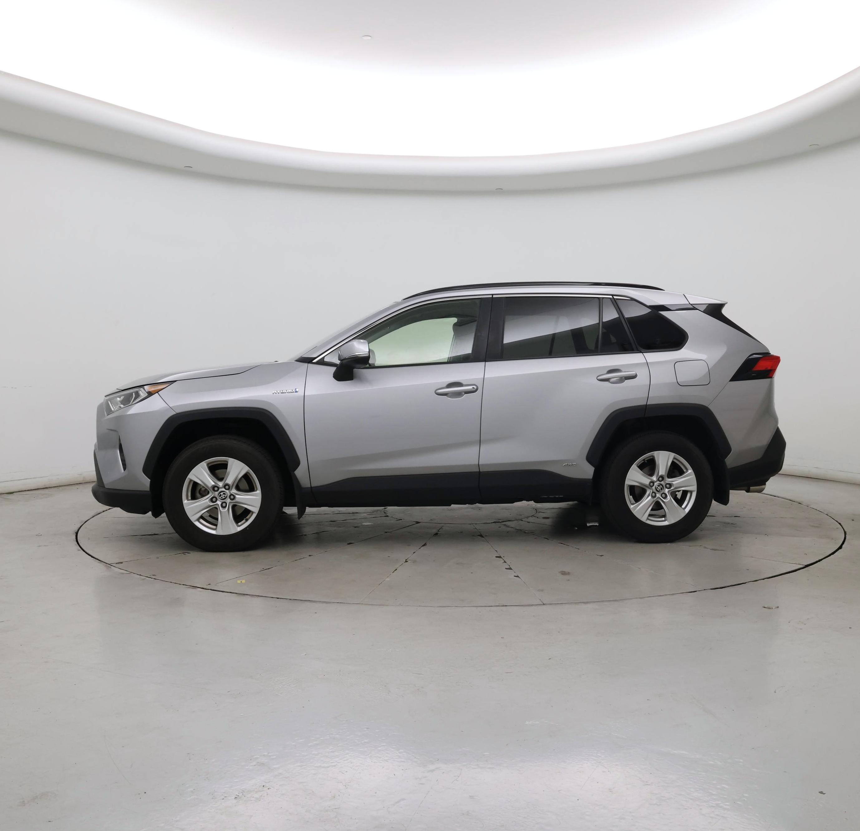 Thumbnail: 2021 Toyota RAV4 - 3