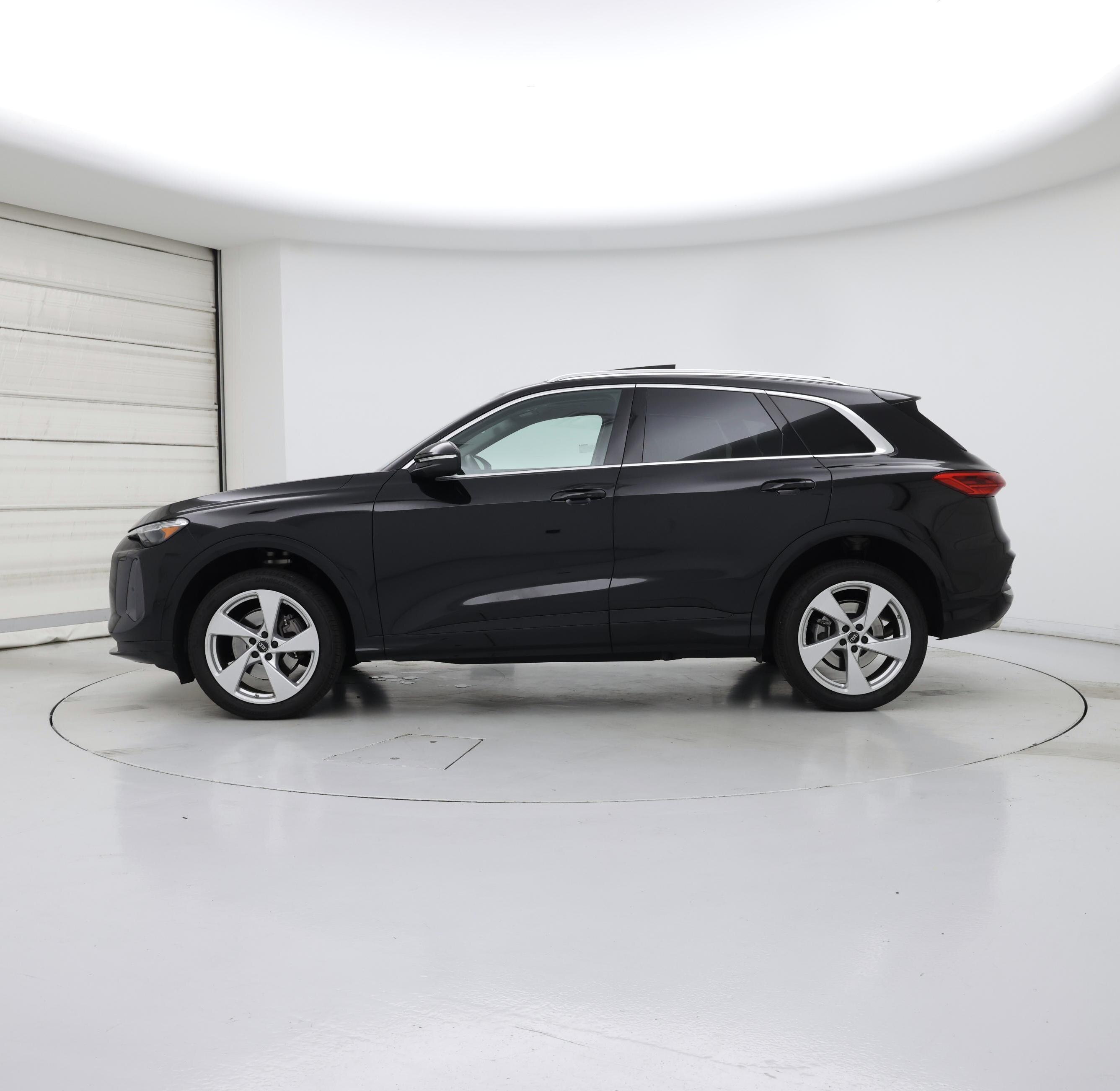 Thumbnail: 2025 Audi Q5 - 3