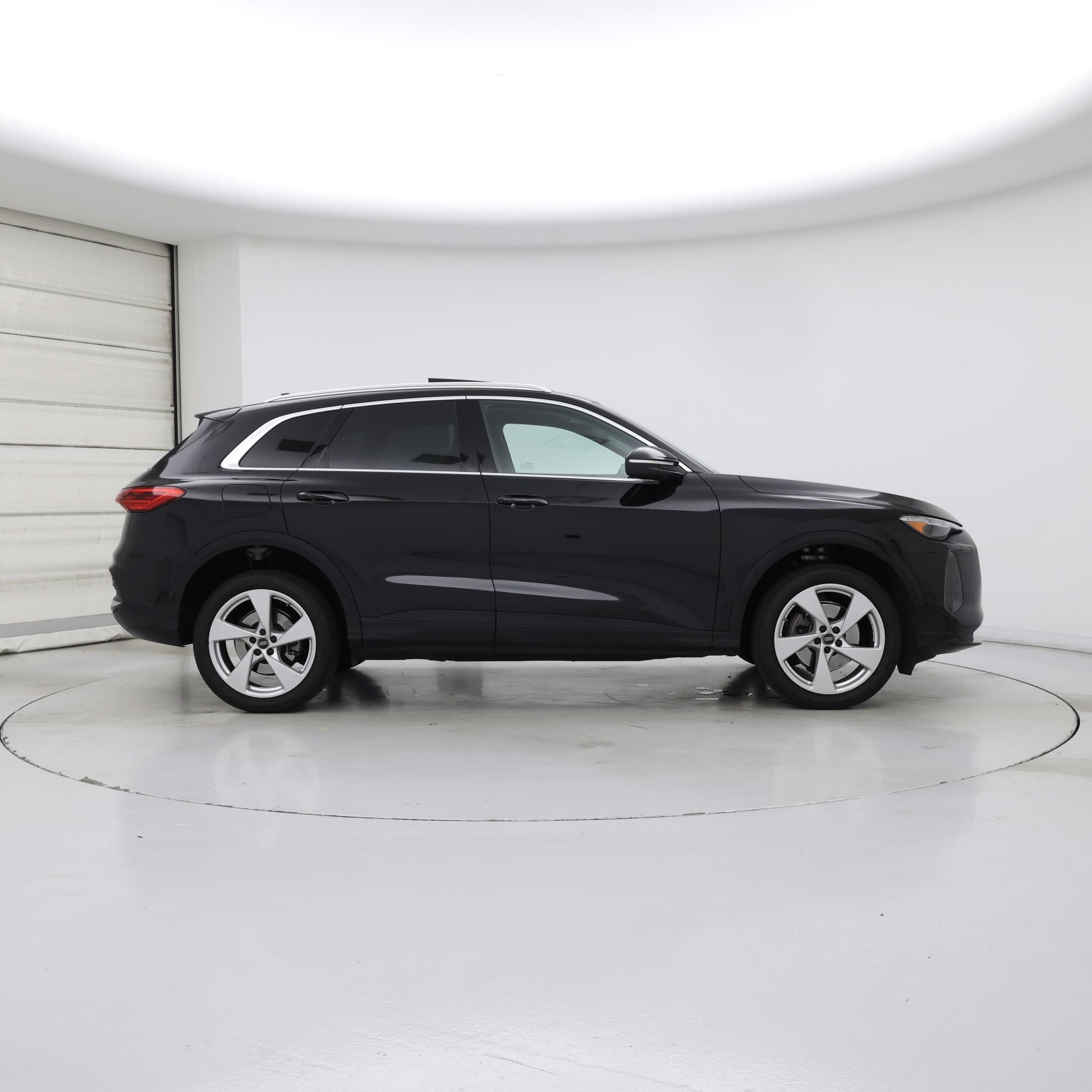 Thumbnail: 2025 Audi Q5 - 7