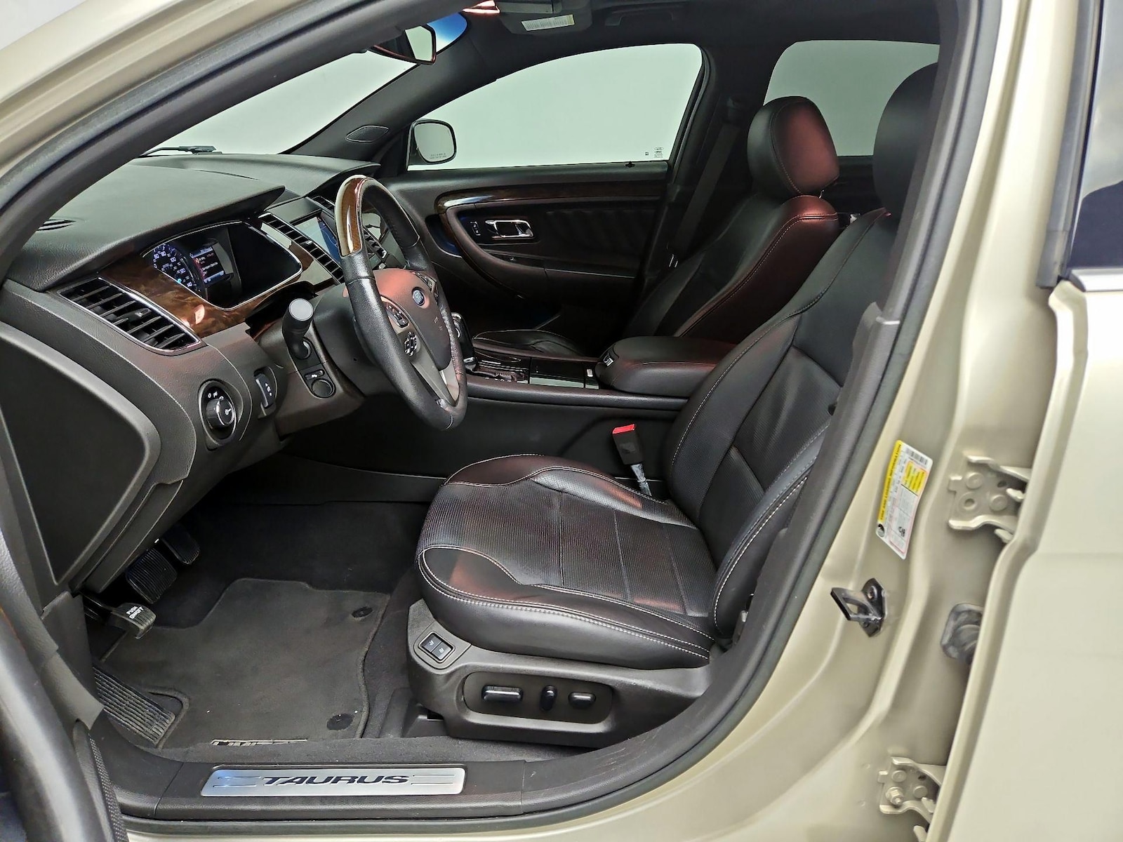2018 Ford Taurus Limited - Photo 12