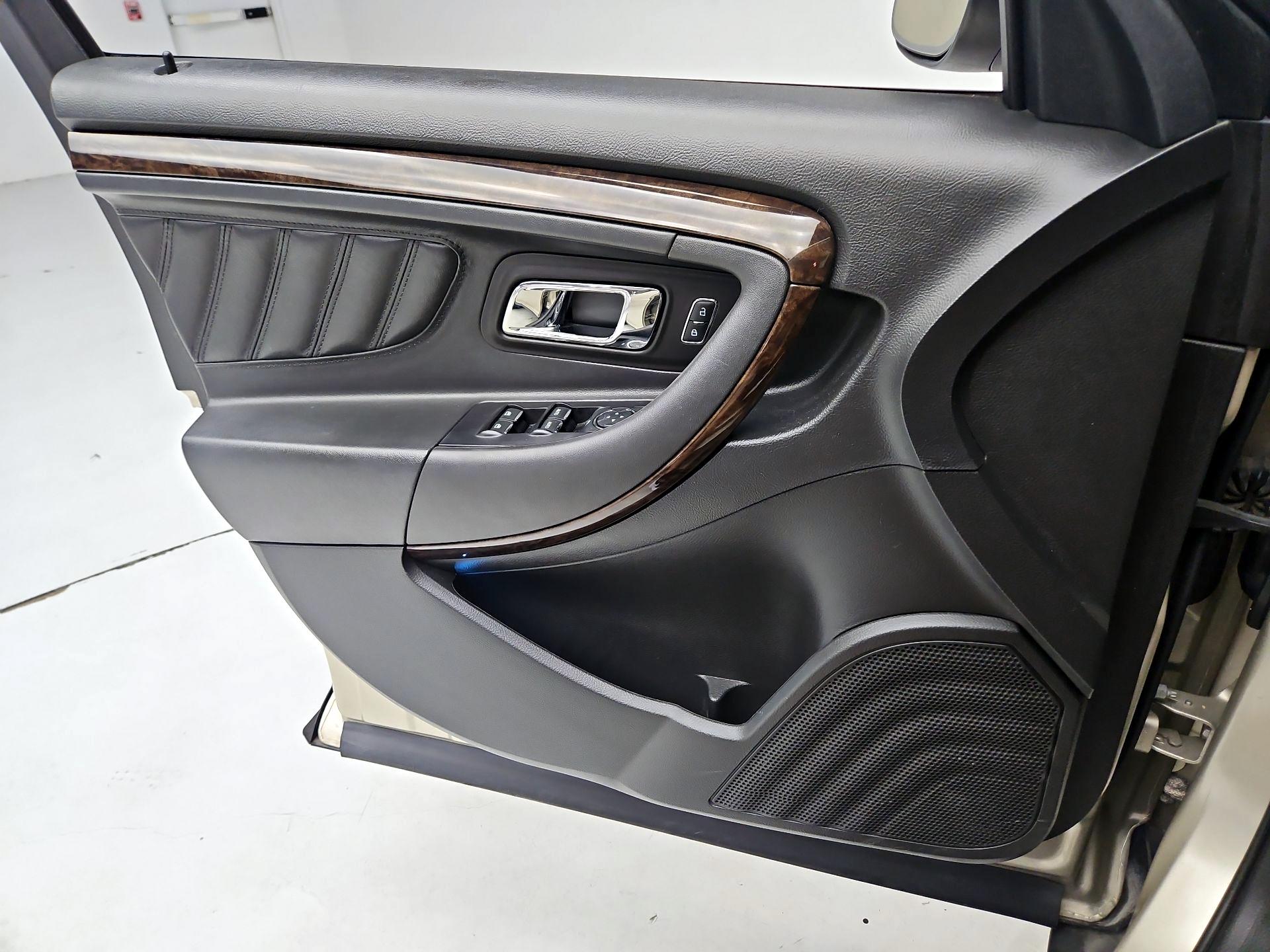 Thumbnail: 2018 Ford Taurus - 12